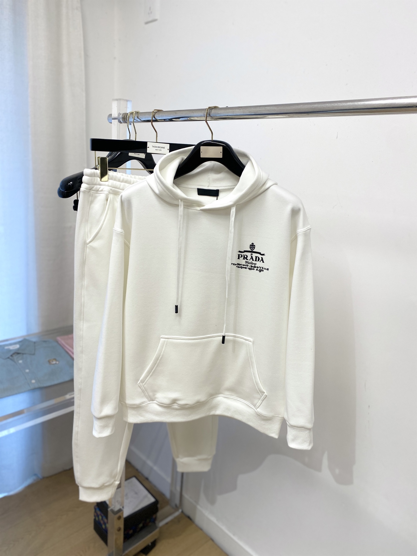 普拉达、2025最新品，时尚休闲套装，顶级原版面料打造，穿着舒适，吸湿性透气性都非常良好，色牢度超高！无