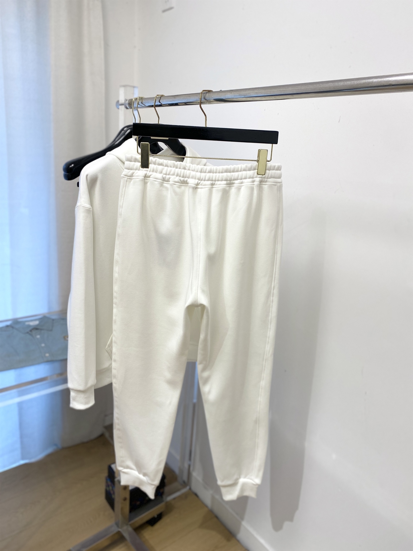 普拉达、2025最新品，时尚休闲套装，顶级原版面料打造，穿着舒适，吸湿性透气性都非常良好，色牢度超高！无