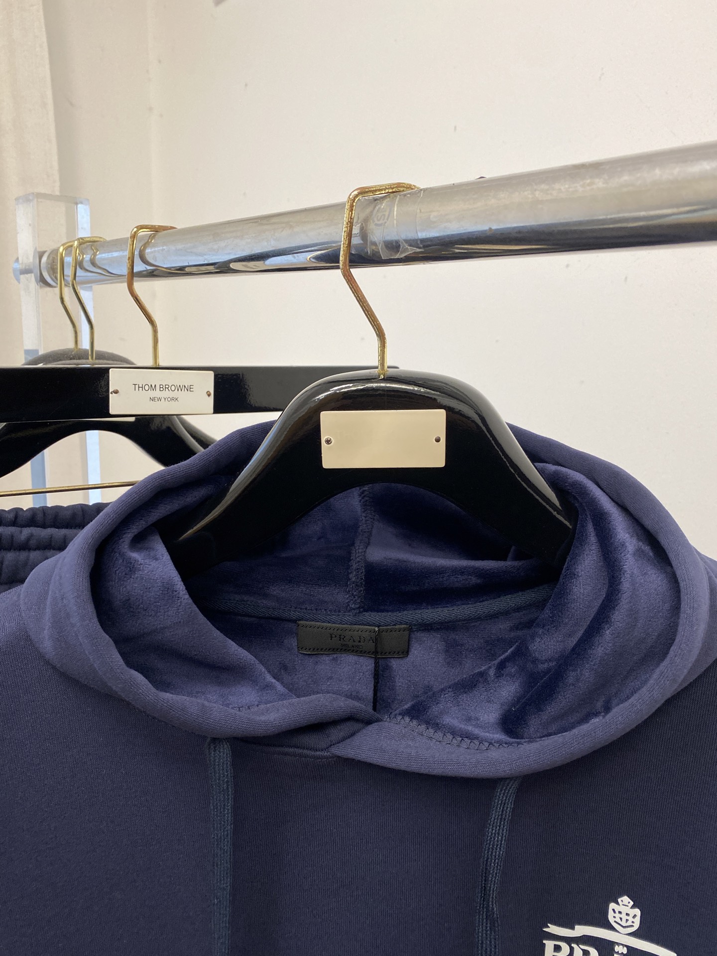 普拉达、2025最新品，时尚休闲套装，顶级原版面料打造，穿着舒适，吸湿性透气性都非常良好，色牢度超高！无