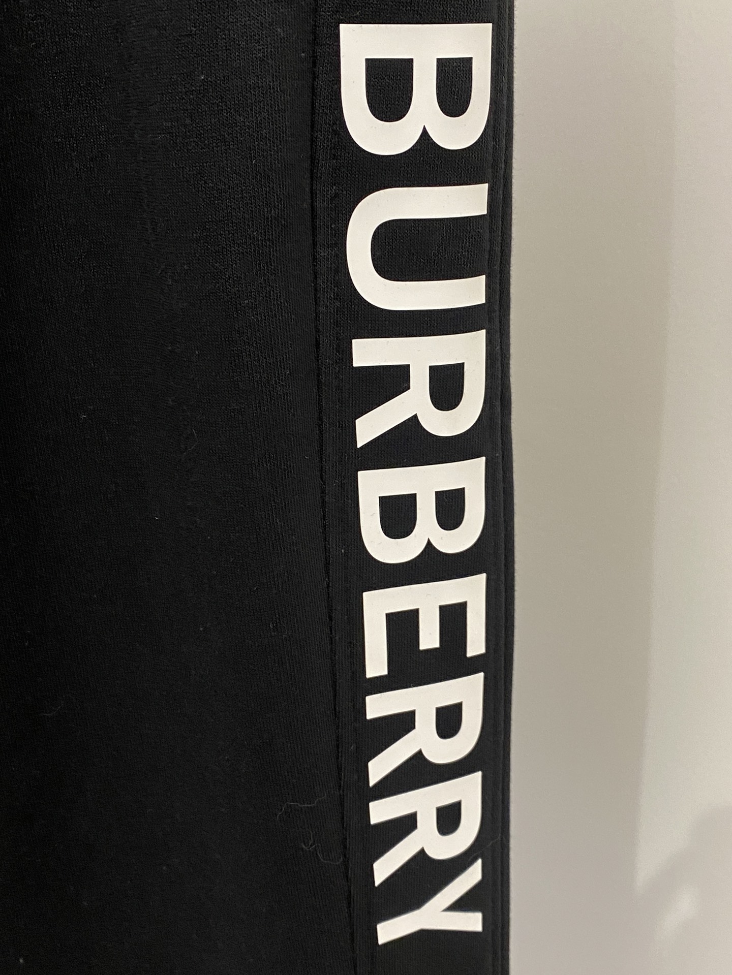 巴宝莉、2025最新品，时尚休闲套装，顶级原版面料打造，穿着舒适，吸湿性透气性都非常良好，色牢度超高！无