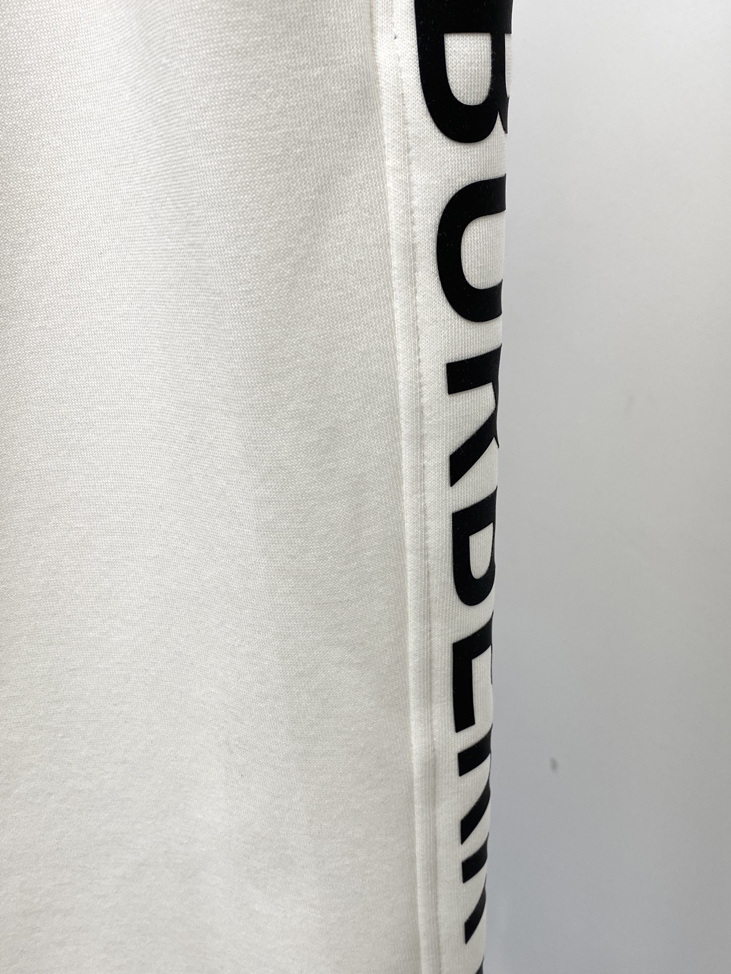 巴宝莉、2025最新品，时尚休闲套装，顶级原版面料打造，穿着舒适，吸湿性透气性都非常良好，色牢度超高！无