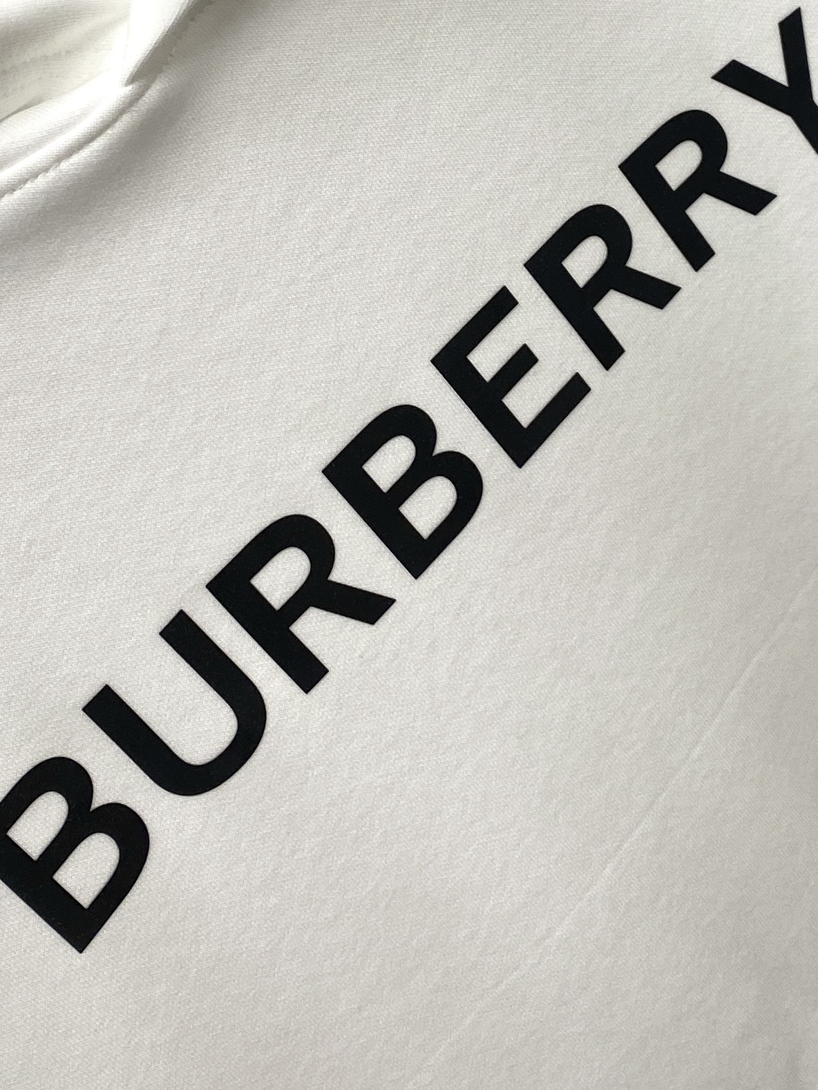 巴宝莉、2025最新品，时尚休闲套装，顶级原版面料打造，穿着舒适，吸湿性透气性都非常良好，色牢度超高！无