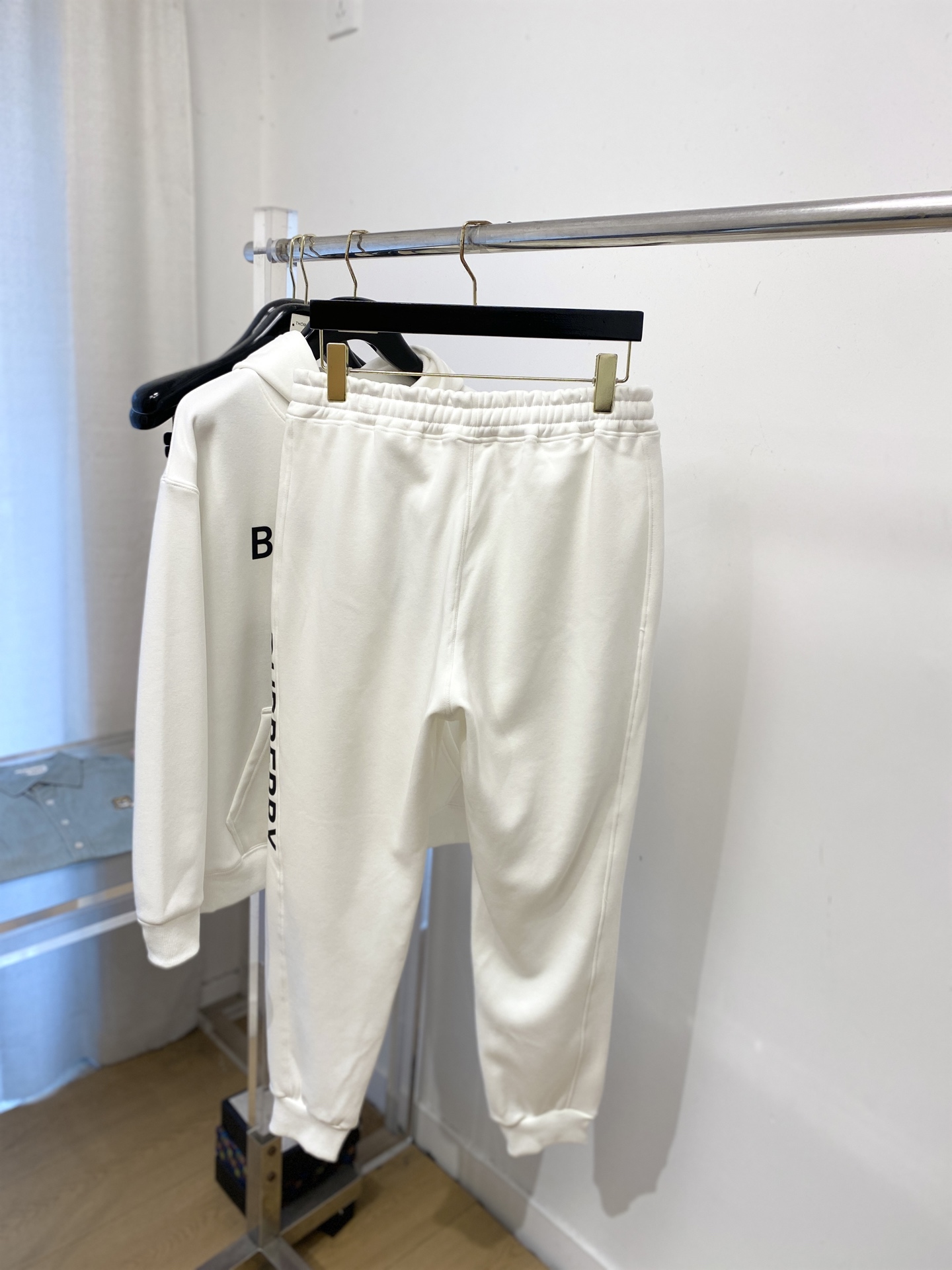 巴宝莉、2025最新品，时尚休闲套装，顶级原版面料打造，穿着舒适，吸湿性透气性都非常良好，色牢度超高！无