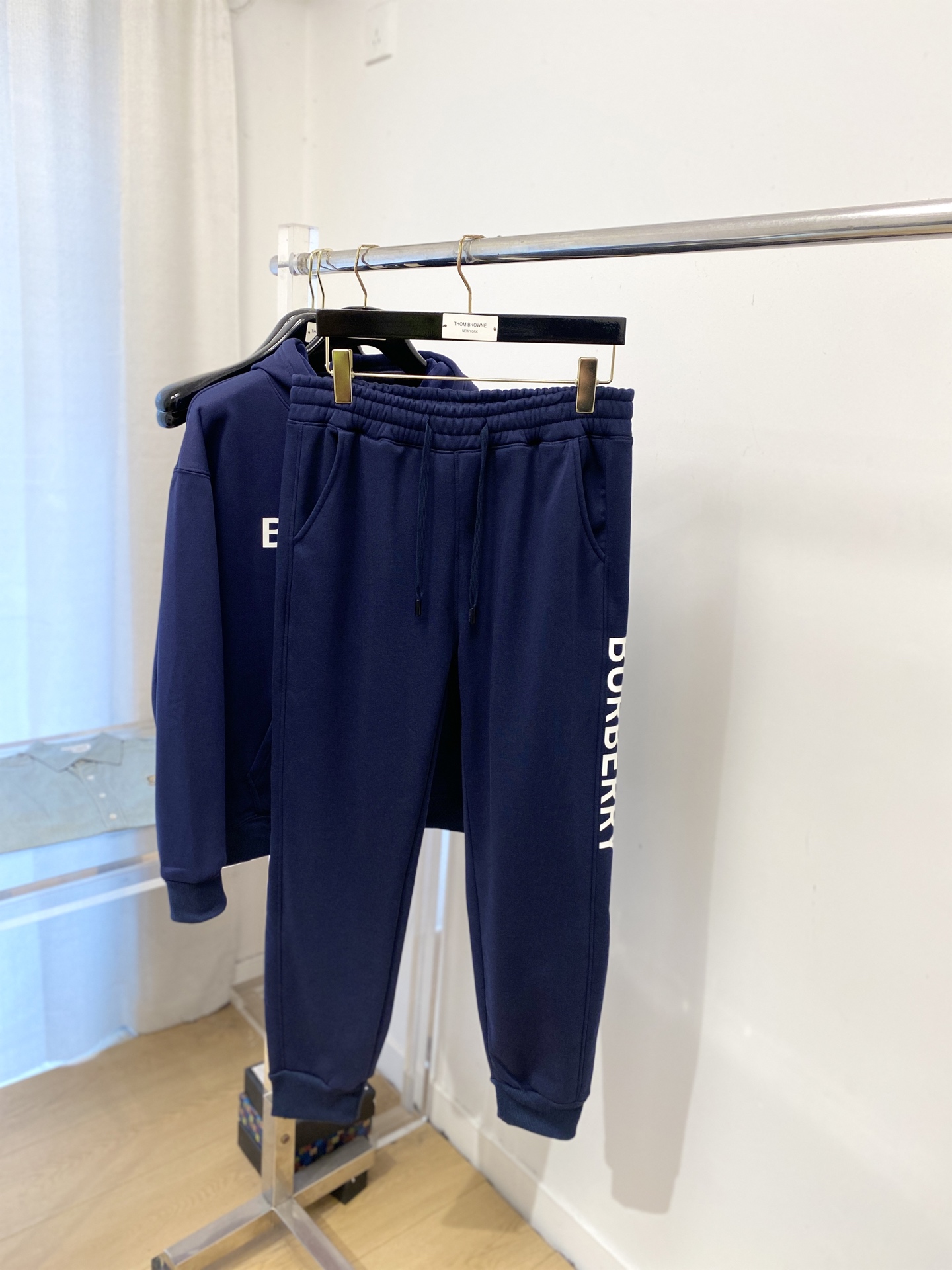 巴宝莉、2025最新品，时尚休闲套装，顶级原版面料打造，穿着舒适，吸湿性透气性都非常良好，色牢度超高！无