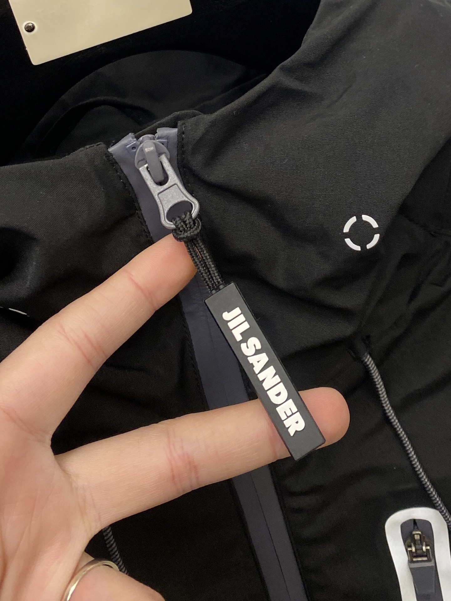 始祖鸟、2025新品夹克外套，时尚帅气，简约百搭款，胸前精致刺绣图案logo，定制原版面料，不仅挺括，保