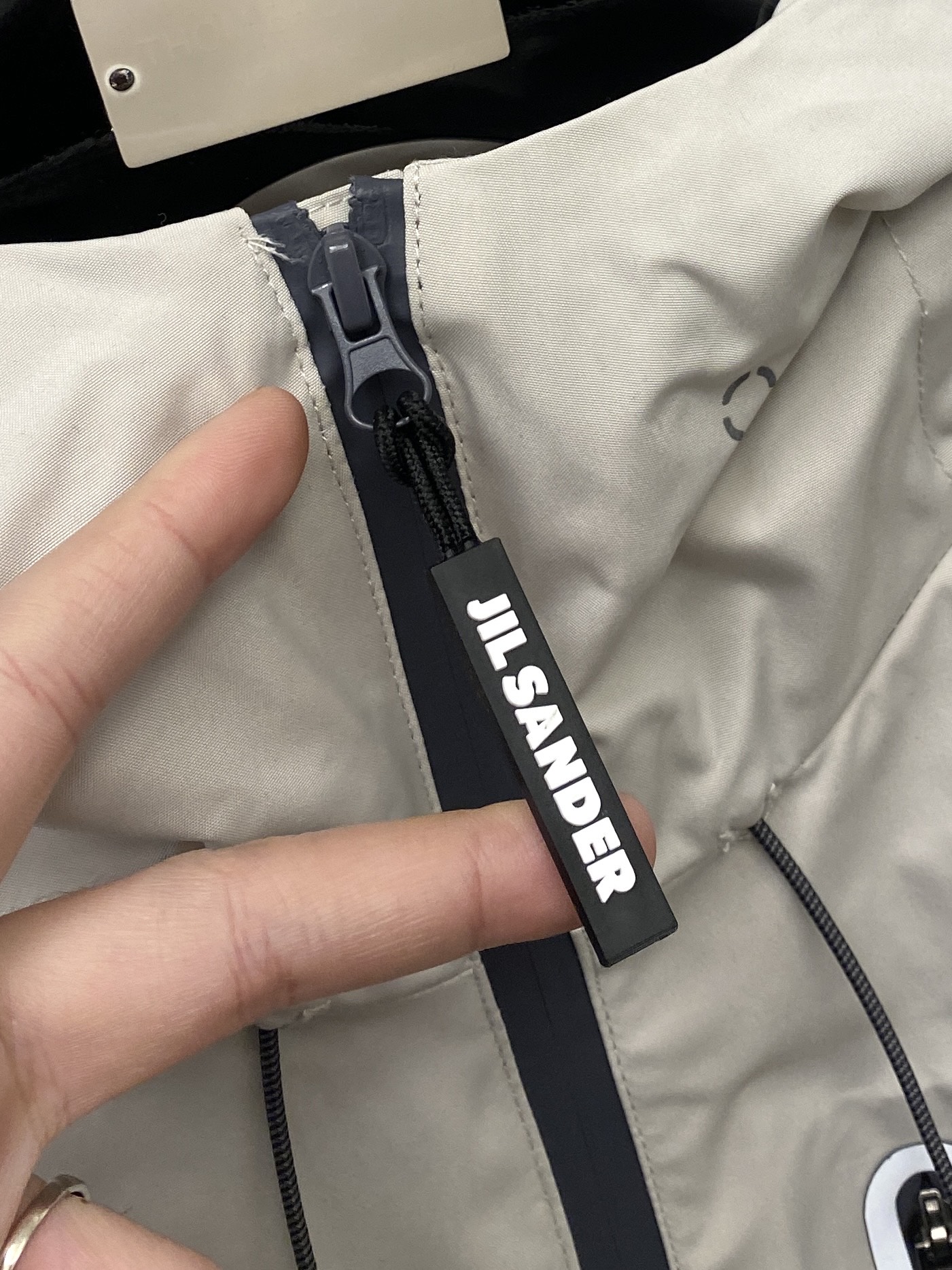 始祖鸟、2025新品夹克外套，时尚帅气，简约百搭款，胸前精致刺绣图案logo，定制原版面料，不仅挺括，保