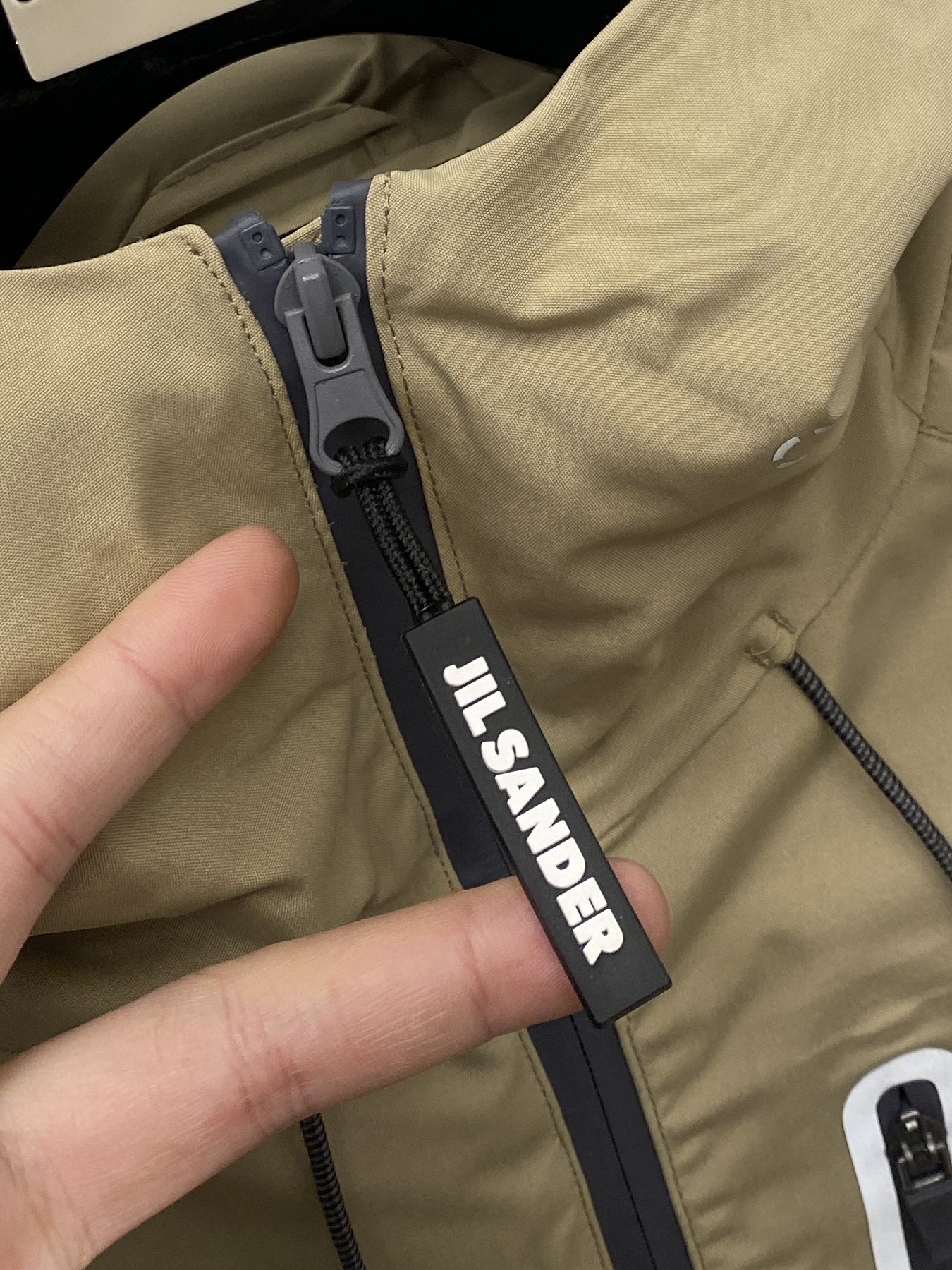 始祖鸟、2025新品夹克外套，时尚帅气，简约百搭款，胸前精致刺绣图案logo，定制原版面料，不仅挺括，保