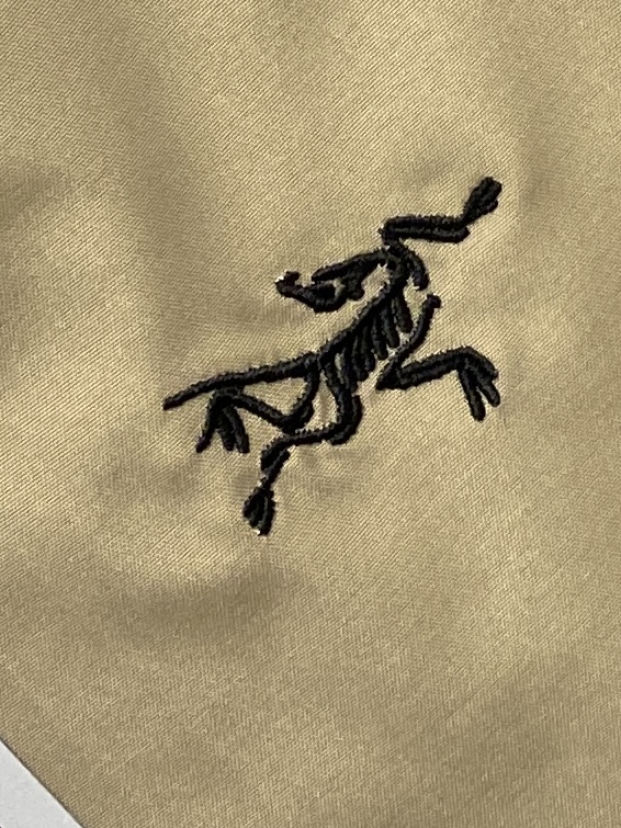 始祖鸟、2025新品夹克外套，时尚帅气，简约百搭款，胸前精致刺绣图案logo，定制原版面料，不仅挺括，保