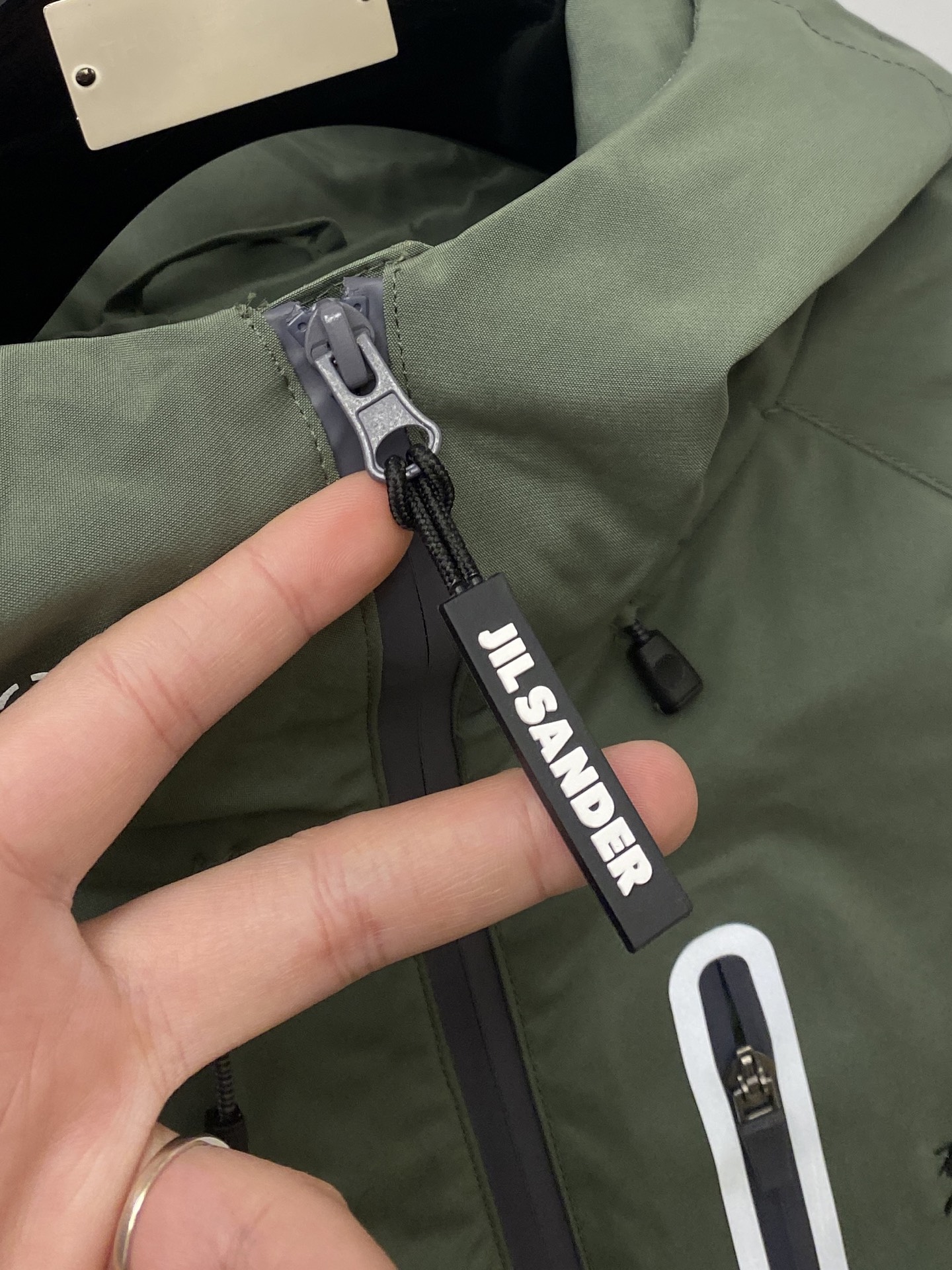 始祖鸟、2025新品夹克外套，时尚帅气，简约百搭款，胸前精致刺绣图案logo，定制原版面料，不仅挺括，保