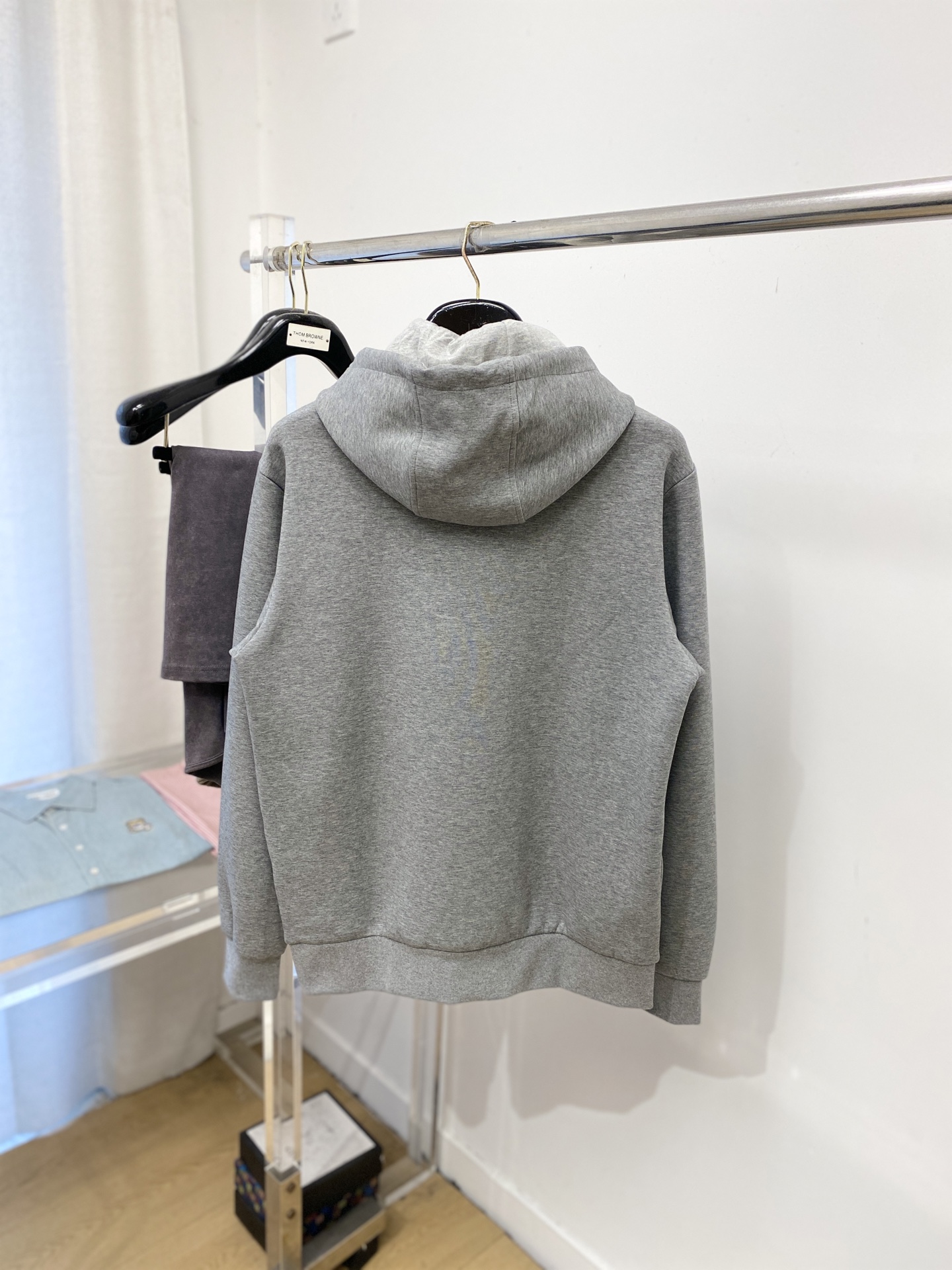 lP🆕、2025新品半拉链卫衣，帅气时尚，胸前精致刺绣图案字母logo，简约百搭款。面料棉 不仅挺括，保