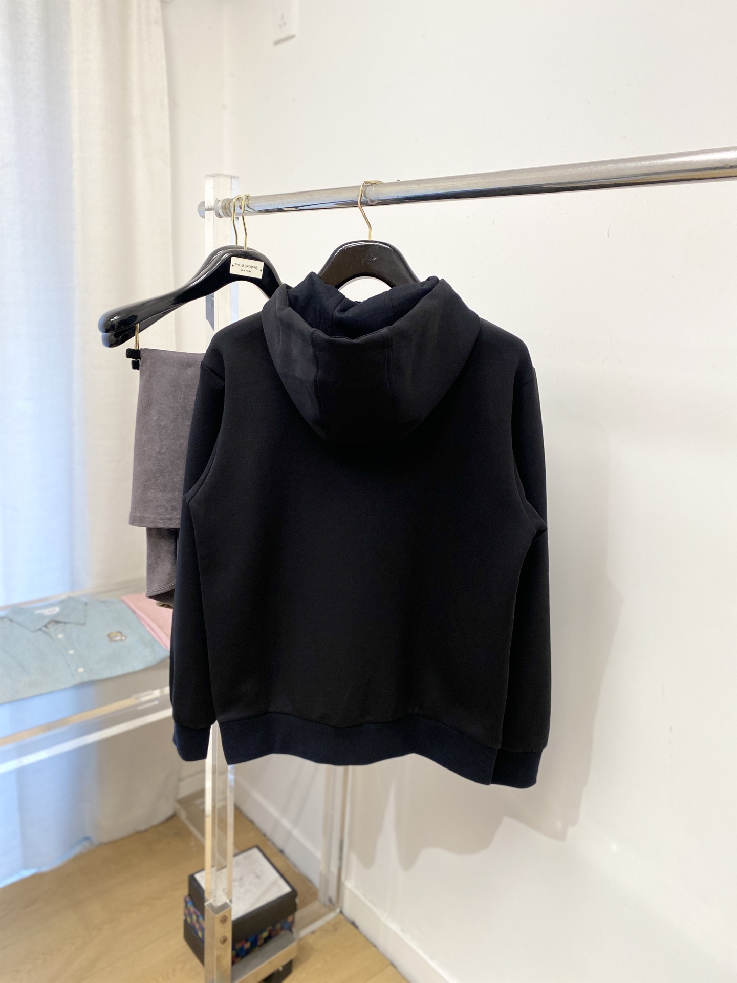 lP🆕、2025新品半拉链卫衣，帅气时尚，胸前精致刺绣图案字母logo，简约百搭款。面料棉 不仅挺括，保