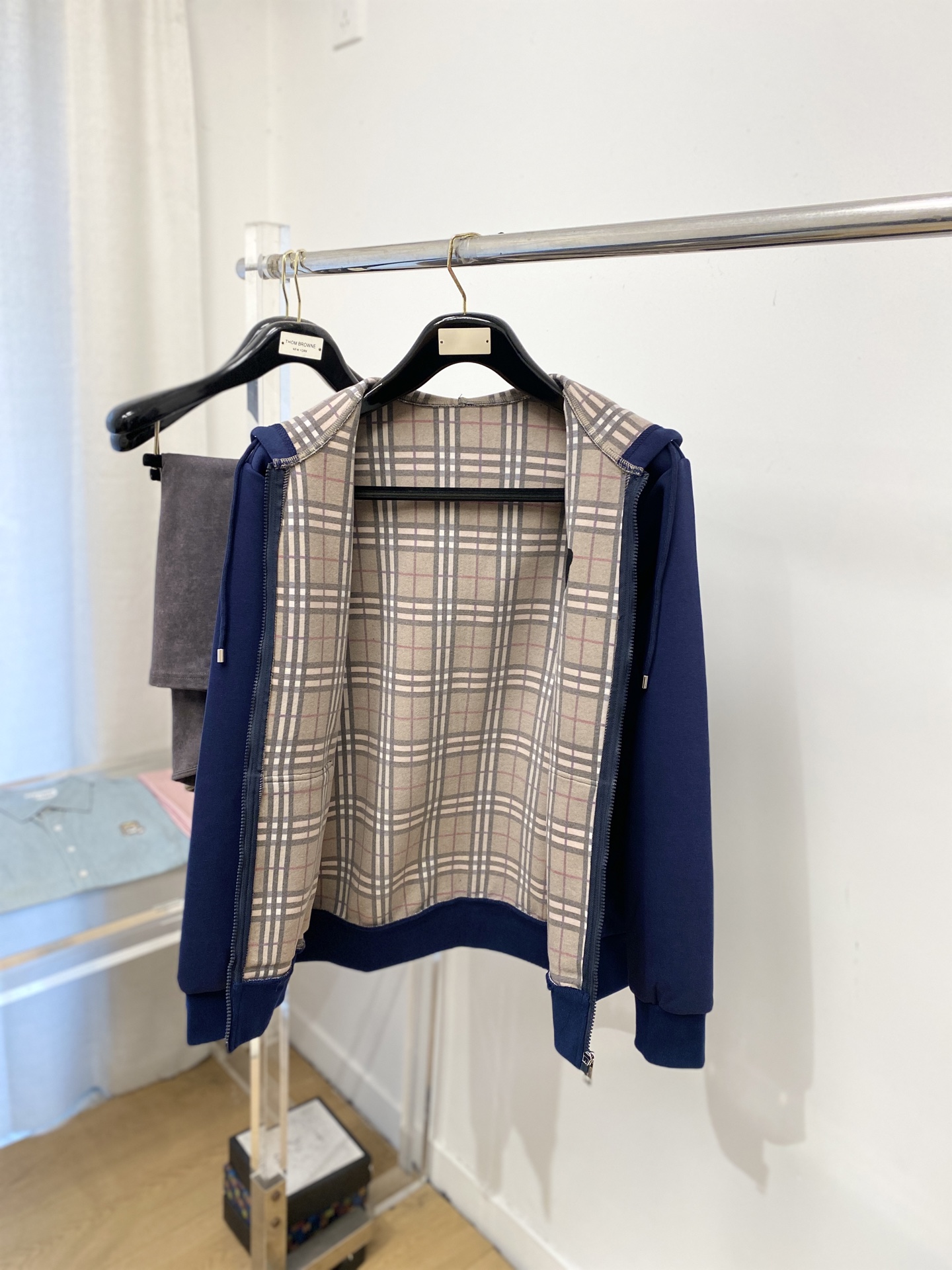 巴宝莉、2025新品卫衣外套，时尚帅气，胸前精致刺绣图案logo，简约百搭款，定制原版面料，不仅挺括，保