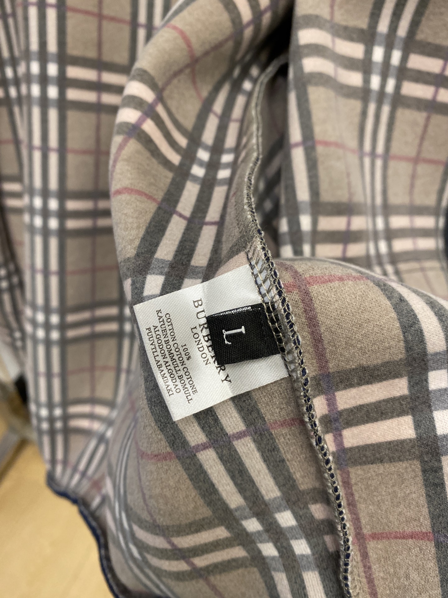 巴宝莉、2025新品卫衣外套，时尚帅气，胸前精致刺绣图案logo，简约百搭款，定制原版面料，不仅挺括，保