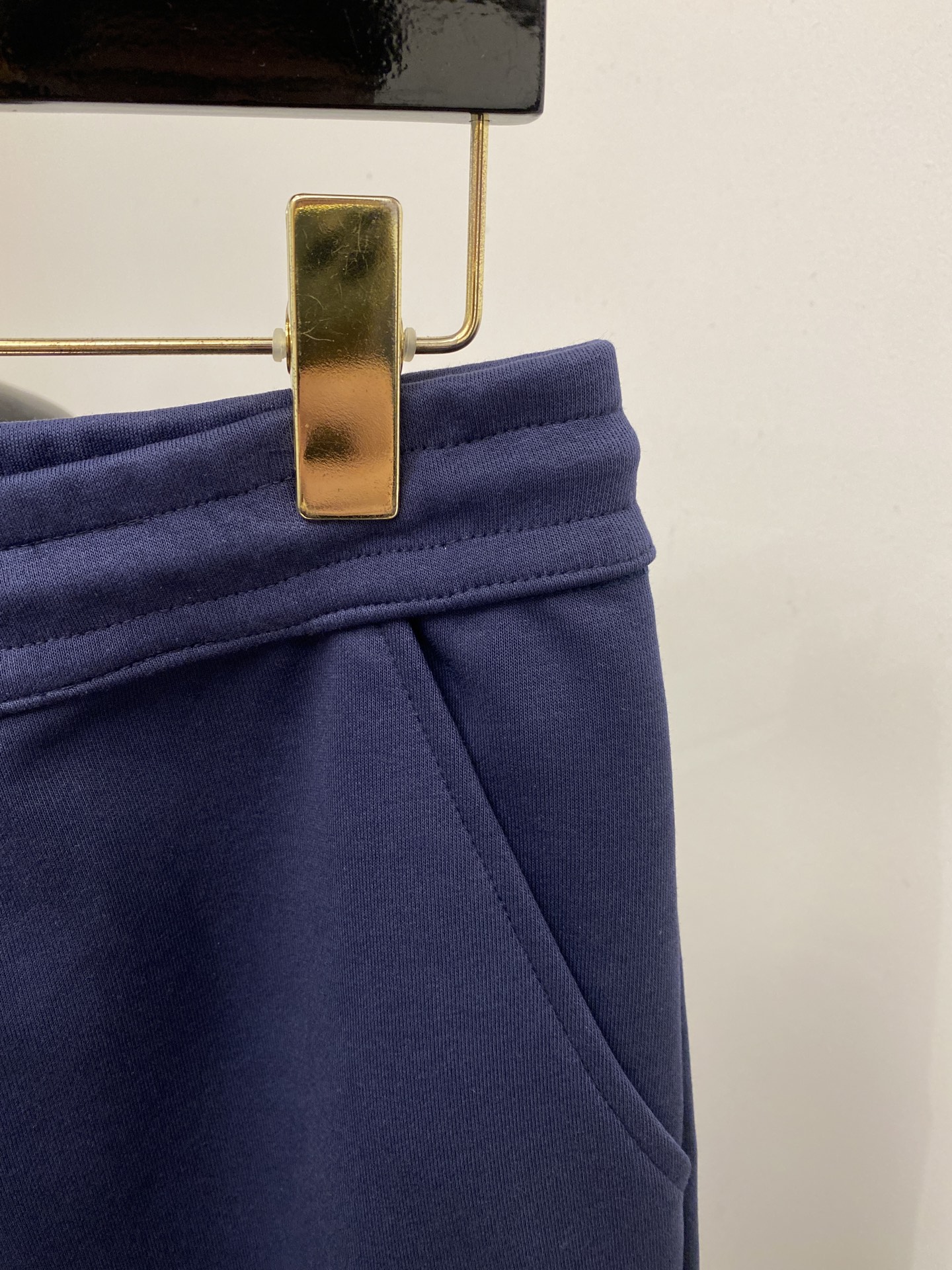 巴宝莉、2025爆款休闲裤 高弹显瘦必爆简约百搭爆款，做工精细，每一针都看得到用心，超多明星网红最爱 拉