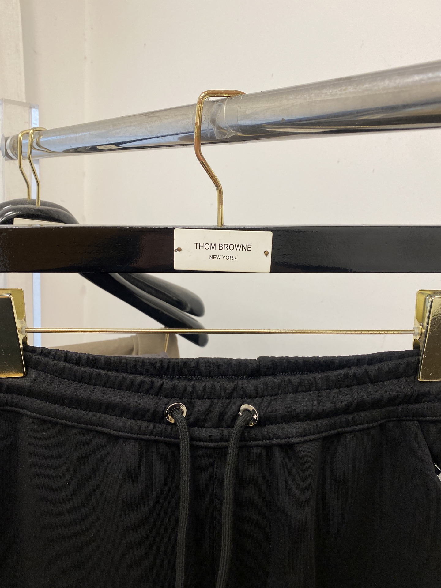 lP🆕、2025爆款休闲裤 高弹显瘦必爆简约百搭爆款，做工精细，每一针都看得到用心，超多明星网红最爱 拉