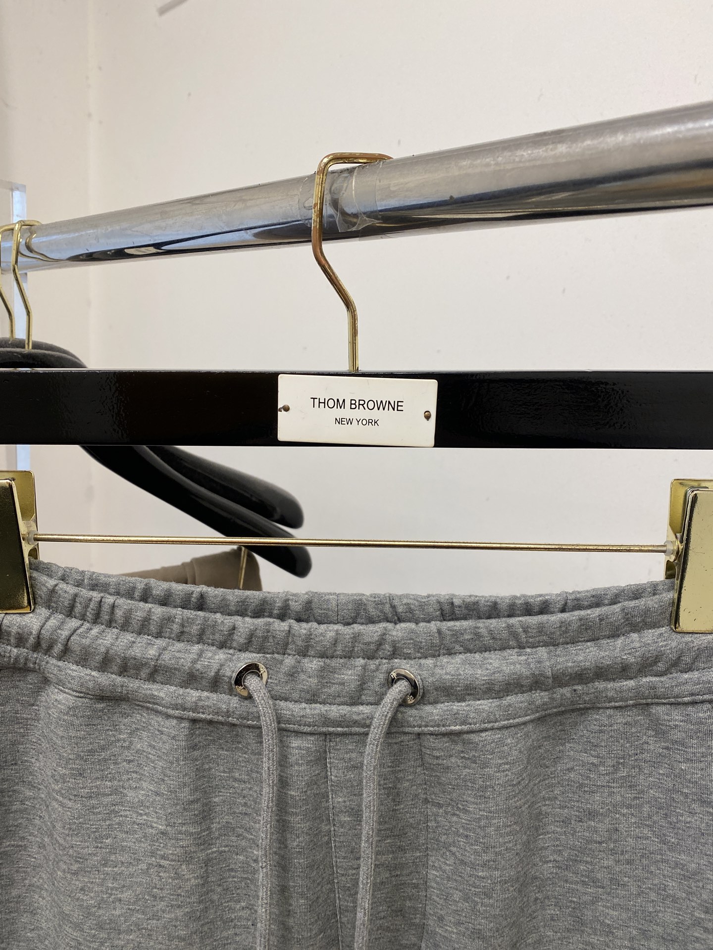 lP🆕、2025爆款休闲裤 高弹显瘦必爆简约百搭爆款，做工精细，每一针都看得到用心，超多明星网红最爱 拉