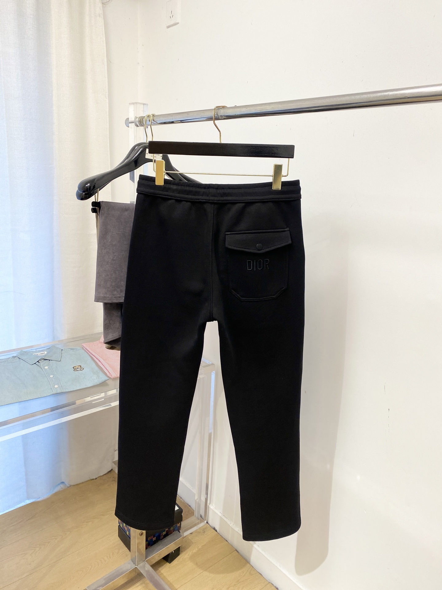 迪奥、2025爆款休闲裤 高弹显瘦必爆简约百搭爆款，做工精细，每一针都看得到用心，超多明星网红最爱 拉长