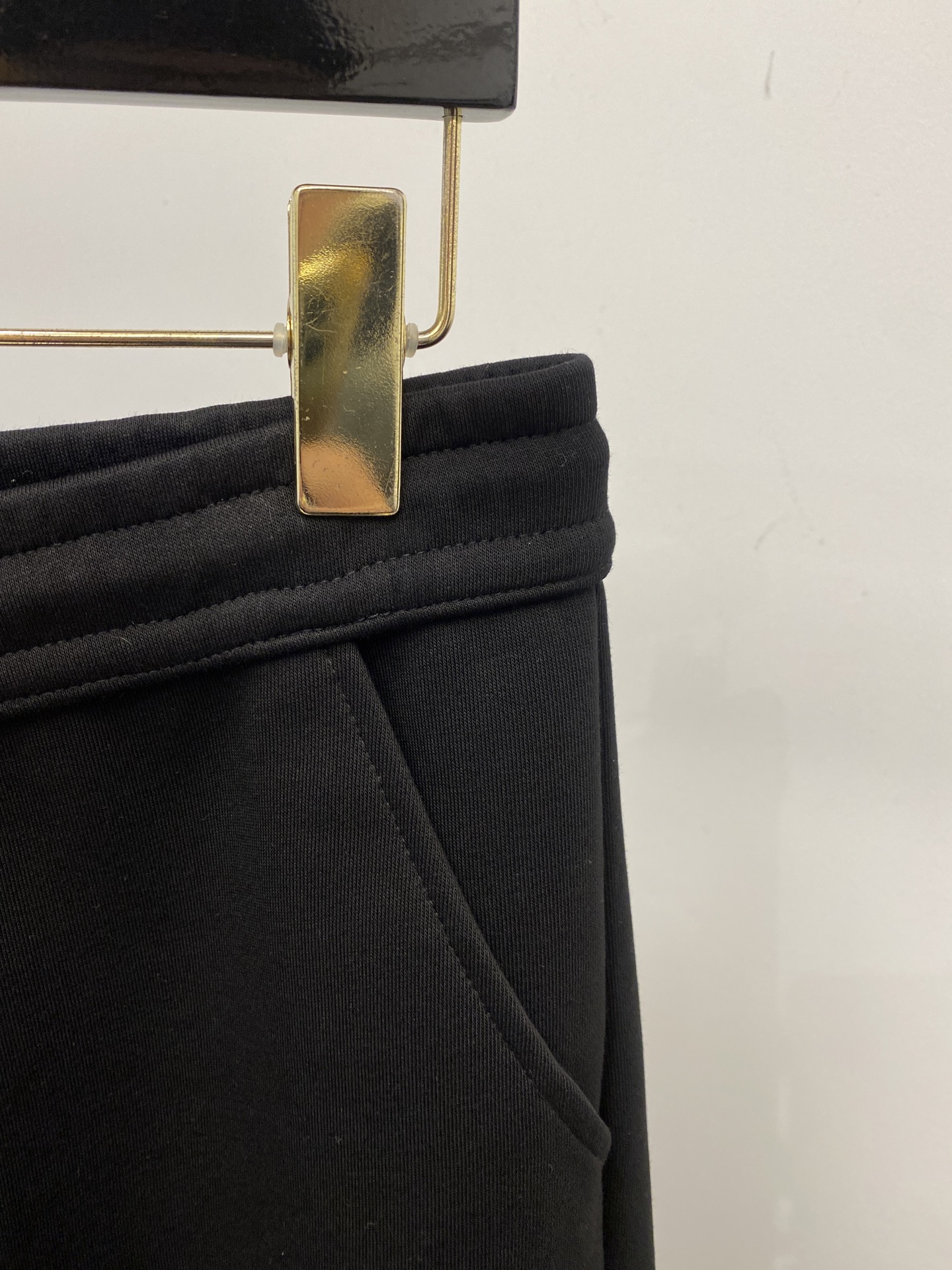 迪奥、2025爆款休闲裤 高弹显瘦必爆简约百搭爆款，做工精细，每一针都看得到用心，超多明星网红最爱 拉长