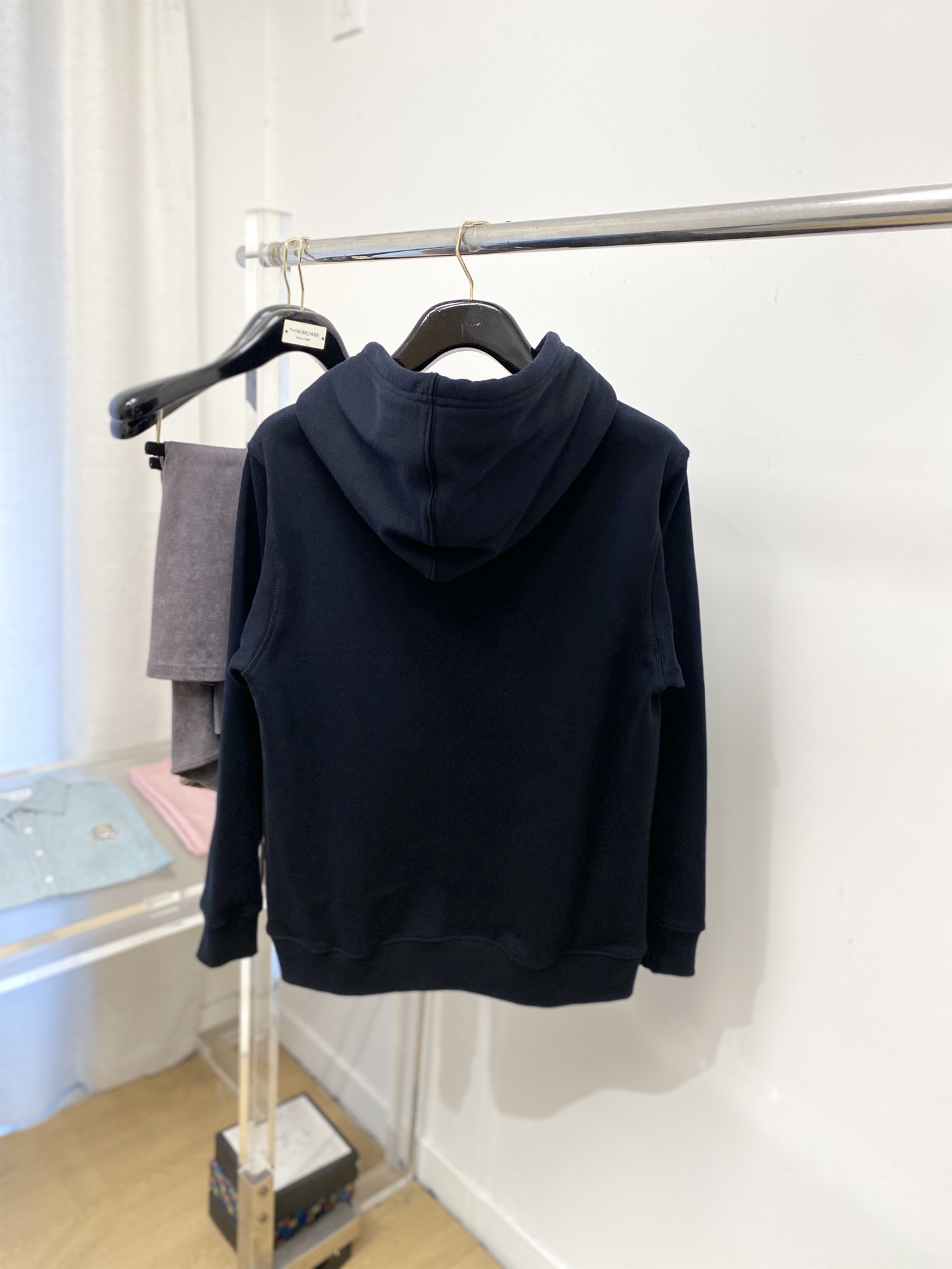 支持年后退换！ 普拉达、2025新品卫衣，帅气时尚，胸口五金装饰三角标logo，简约百搭款。面料棉 不仅