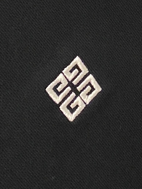 支持年后退换！ ￼ 纪梵希、2025新品卫衣，帅气时尚，胸口精致刺绣图案logo，简约百搭款。面料棉 不