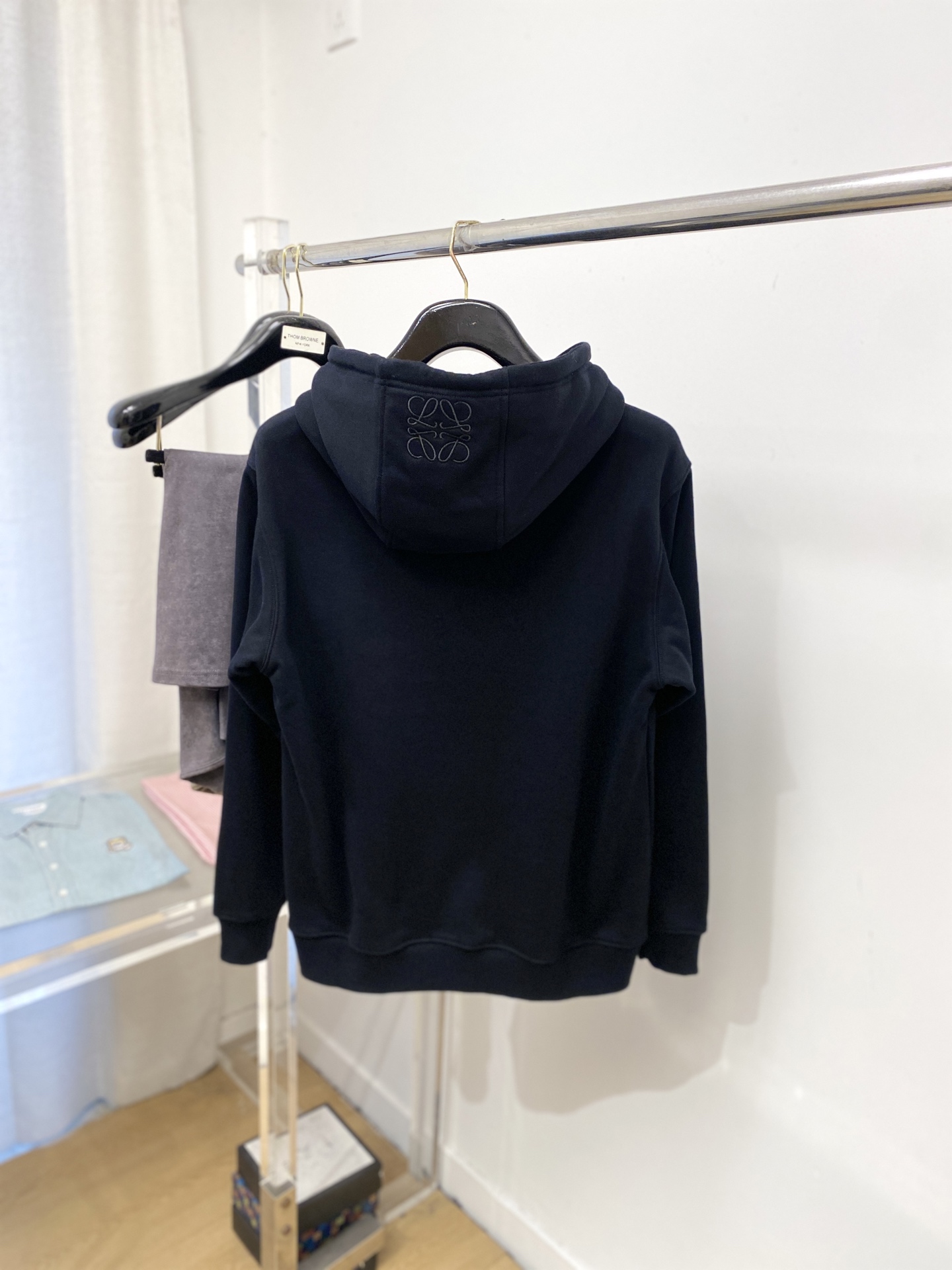 支持年后退换！ ￼ 纪梵希、2025新品卫衣，帅气时尚，胸口精致刺绣图案字母logo，简约百搭款。面料棉