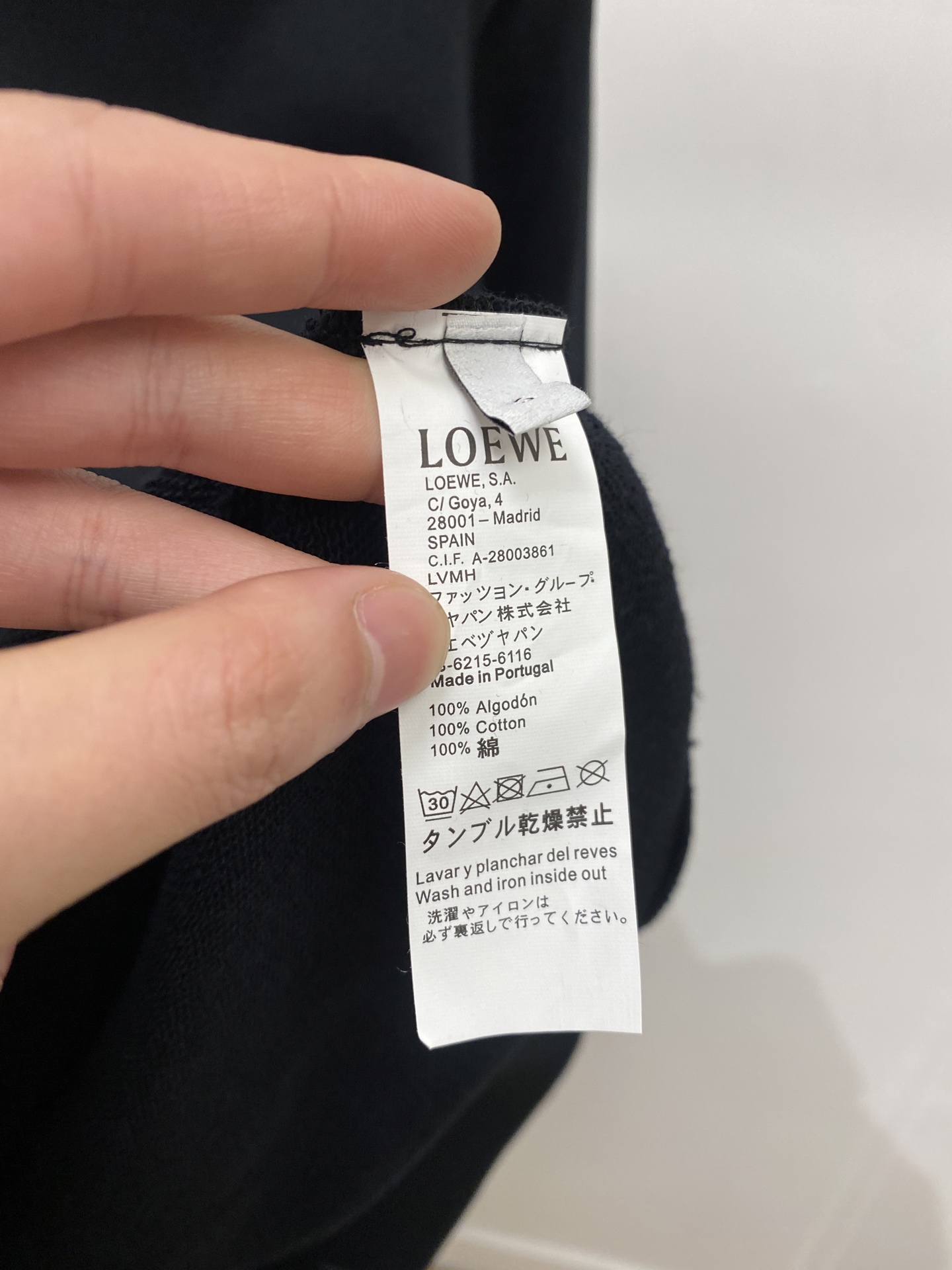 支持年后退换！ ￼ 纪梵希、2025新品卫衣，帅气时尚，胸口精致刺绣图案字母logo，简约百搭款。面料棉