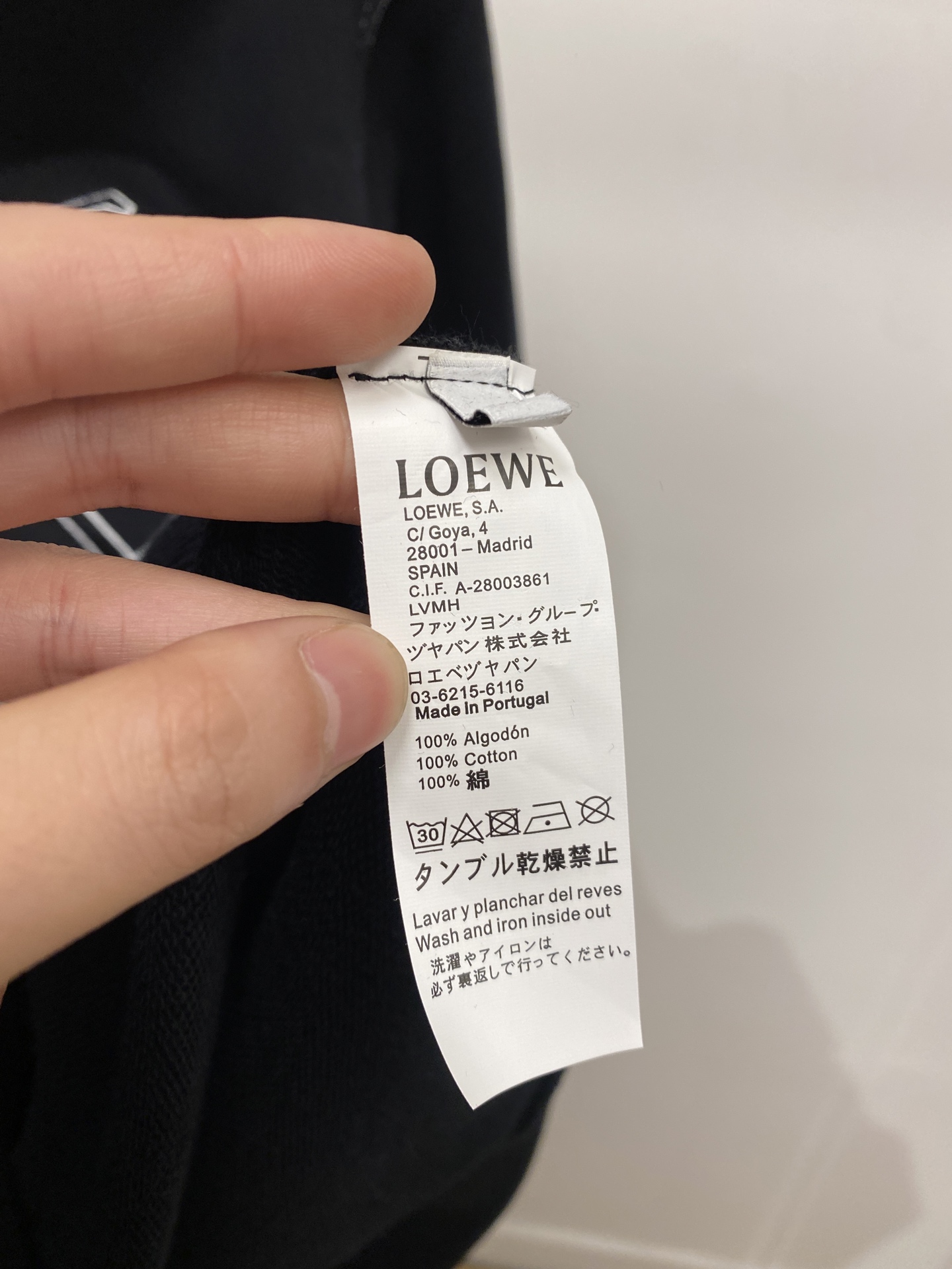 支持年后退换！ ￼ 罗意威、2025新品卫衣，帅气时尚，胸口精致刺绣图案字母logo，简约百搭款。面料棉