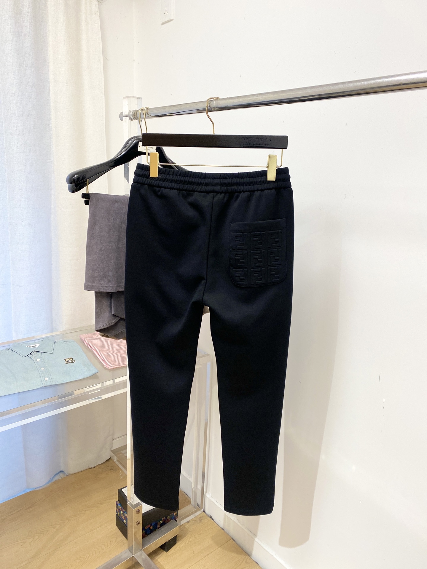 ￼🌾退换芬迪、2025爆款休闲裤 高弹显瘦必爆简约百搭爆款，做工精细，每一针都看得到用心，超多明星网红最