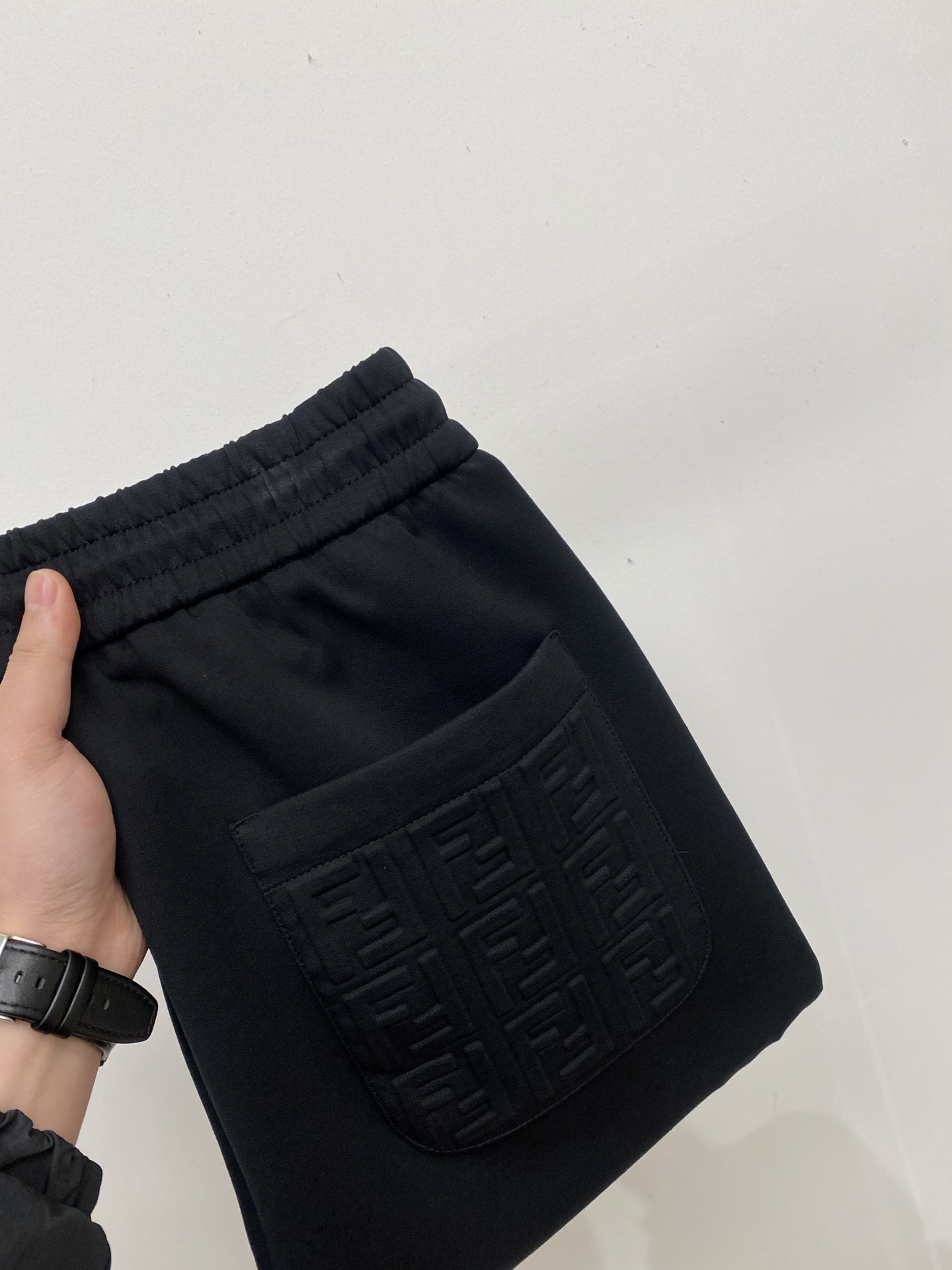 ￼🌾退换芬迪、2025爆款休闲裤 高弹显瘦必爆简约百搭爆款，做工精细，每一针都看得到用心，超多明星网红最