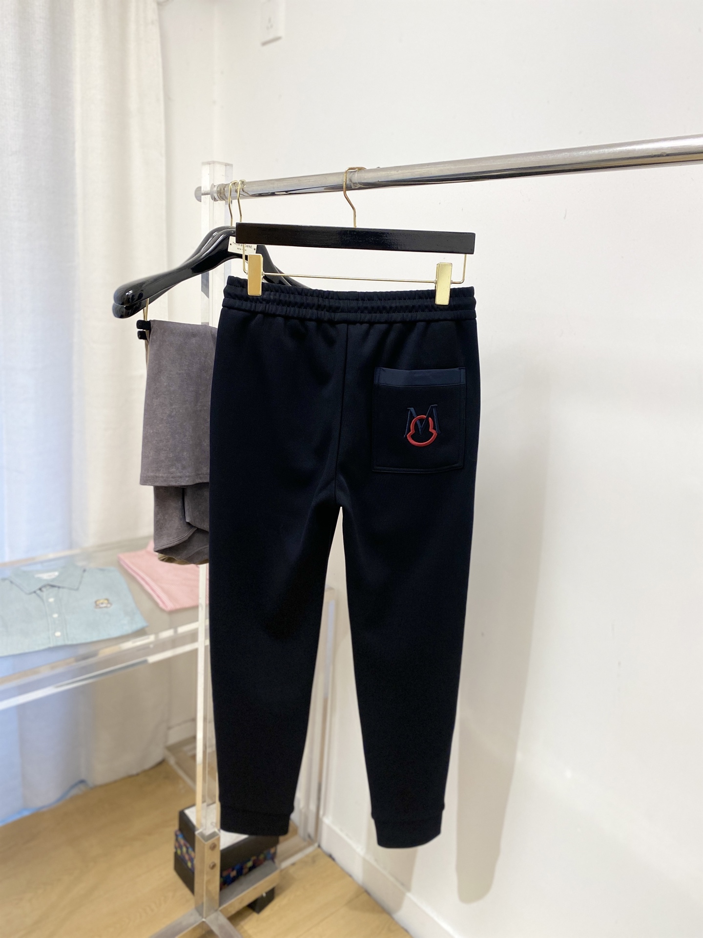 ￼🌾退换蒙口、2025爆款休闲裤 高弹显瘦必爆简约百搭爆款，做工精细，每一针都看得到用心，超多明星网红最