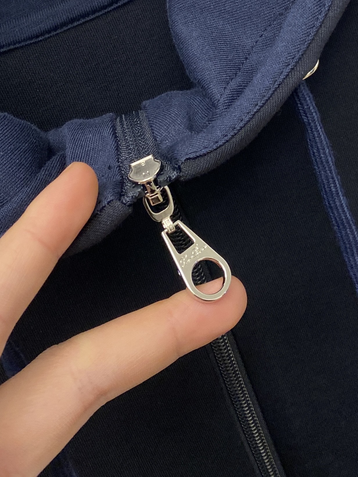 🌾退换lP🆕、2025新品半拉链卫衣，帅气时尚，胸前精致刺绣图案字母logo，简约百搭款。面料棉 不仅挺