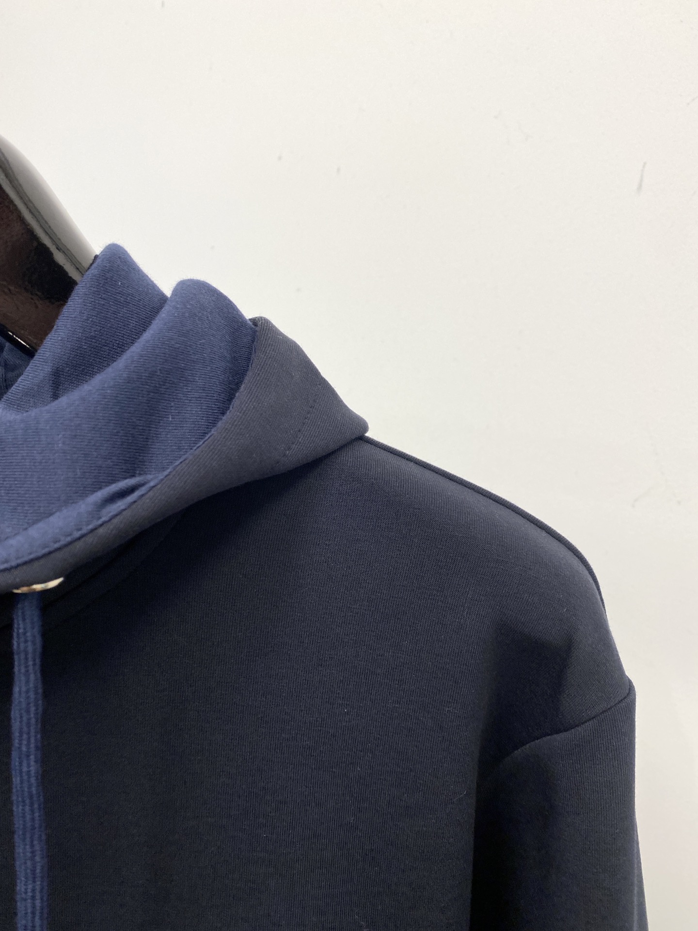 🌾退换lP🆕、2025新品半拉链卫衣，帅气时尚，胸前精致刺绣图案字母logo，简约百搭款。面料棉 不仅挺