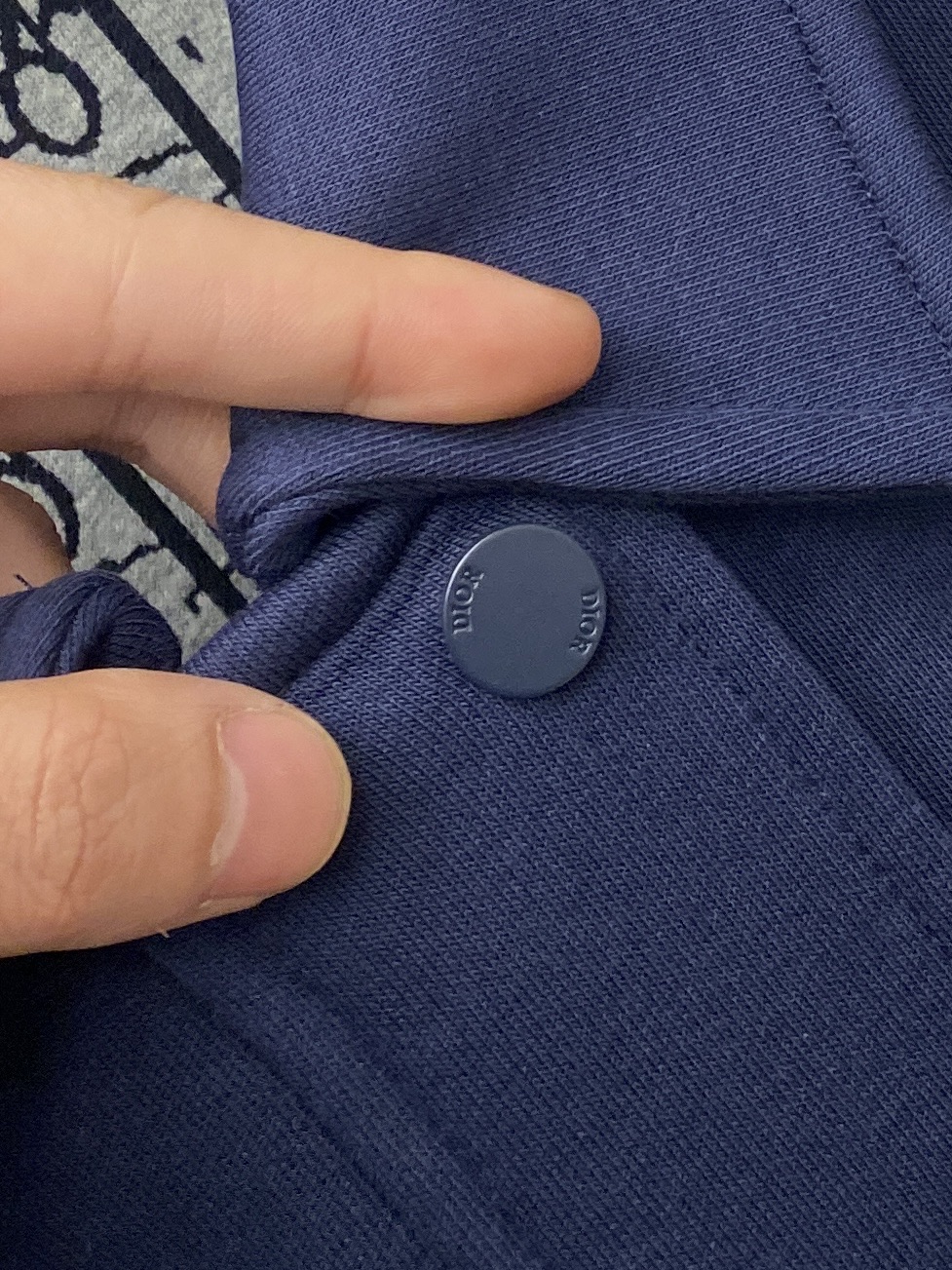 🌾退换迪奥、2025新品夹克外套，时尚帅气，胸前精致刺绣字母logo，简约百搭款，定制原版面料，不仅挺括