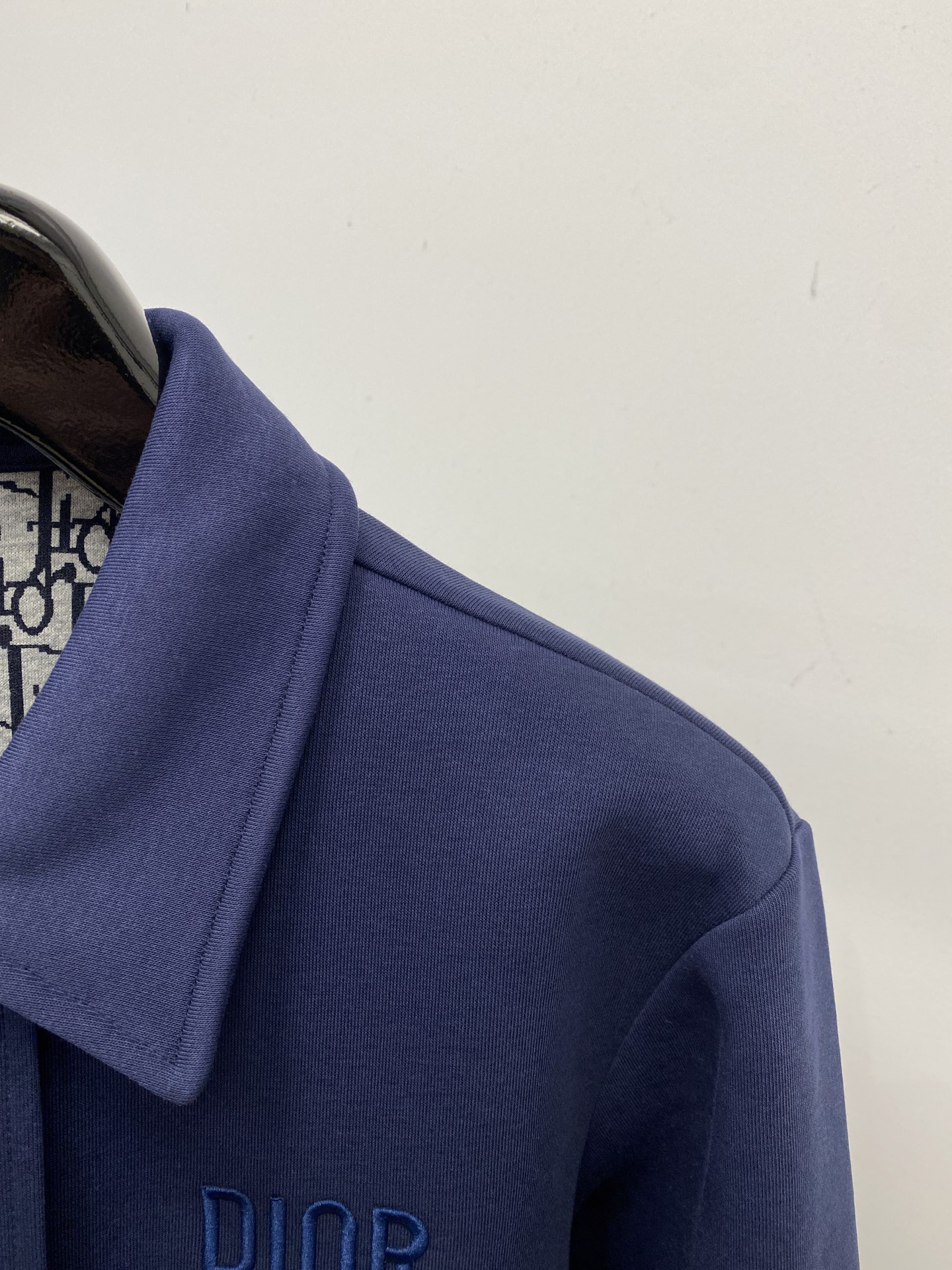 🌾退换迪奥、2025新品夹克外套，时尚帅气，胸前精致刺绣字母logo，简约百搭款，定制原版面料，不仅挺括