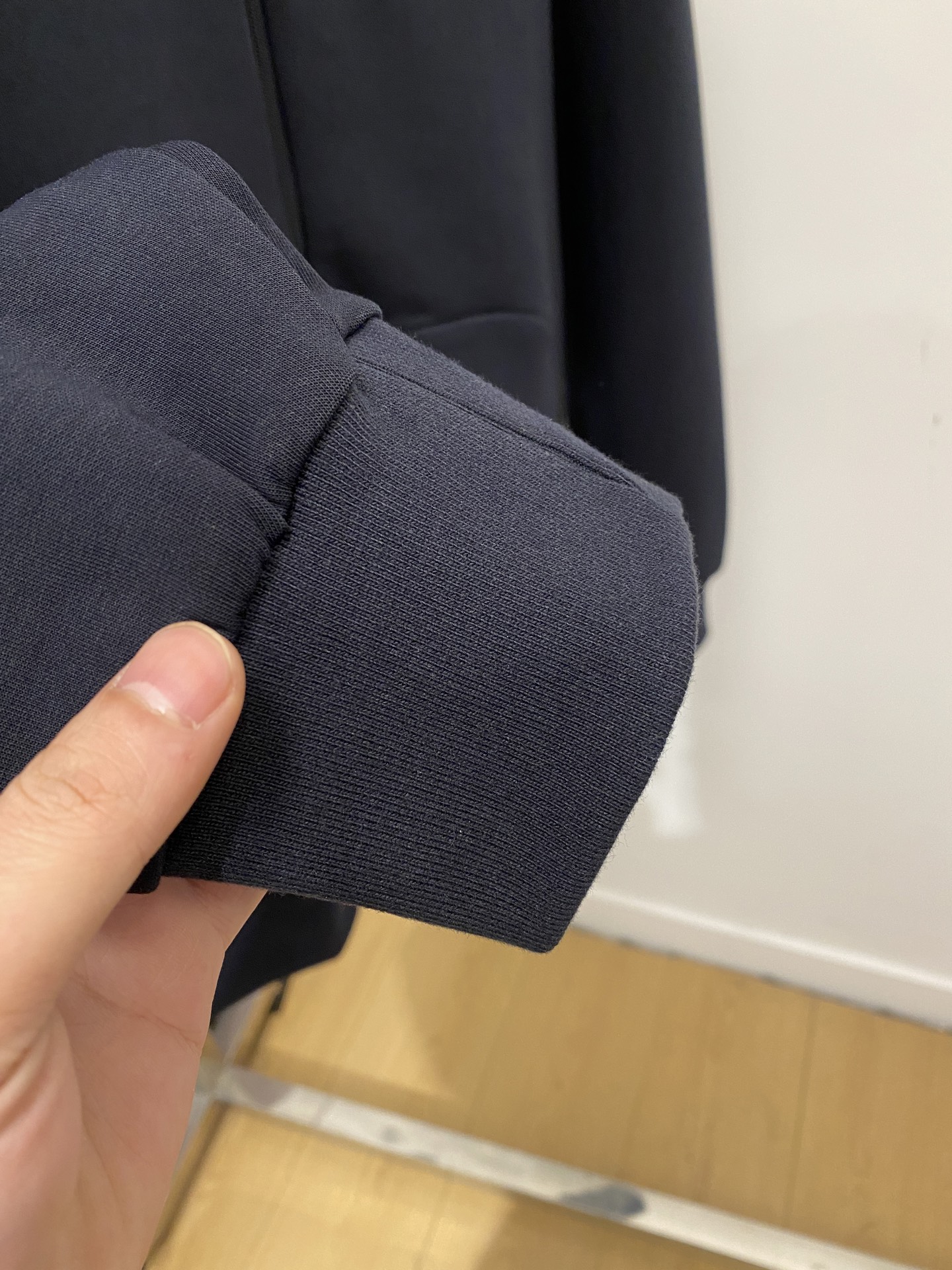 🌾退换￼ lP🆕、2025新品半拉链卫衣，帅气时尚，胸前精致刺绣图案字母logo，简约百搭款。面料棉 不