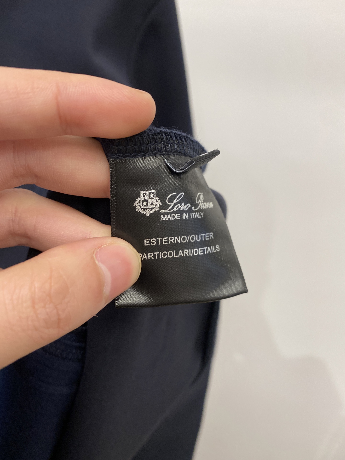 🌾退换￼ lP🆕、2025新品半拉链卫衣，帅气时尚，胸前精致刺绣图案字母logo，简约百搭款。面料棉 不