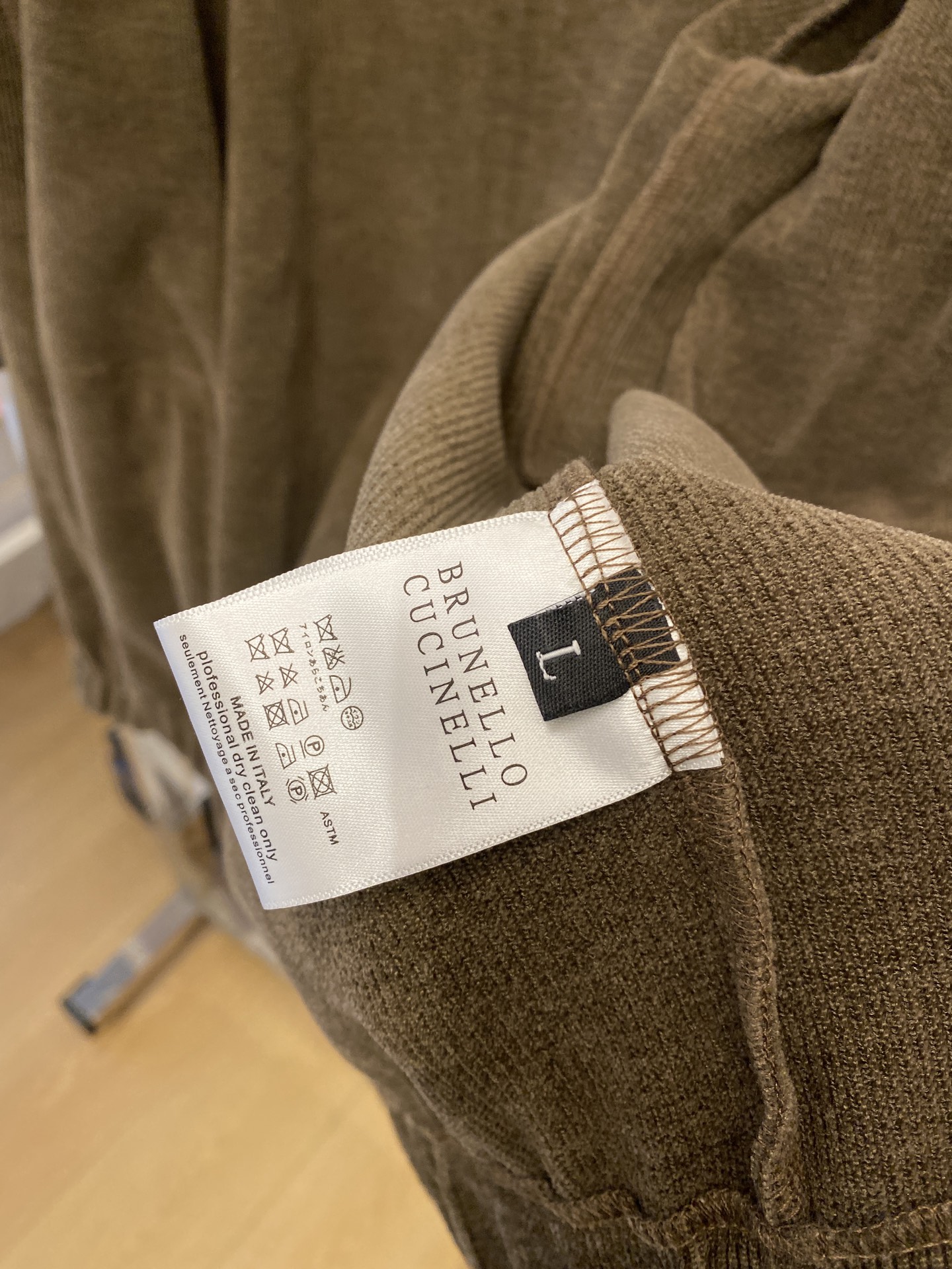🌾退换Brunello Cucinelli、2025新品夹克外套，时尚帅气，胸前精致刺绣图案logo，简