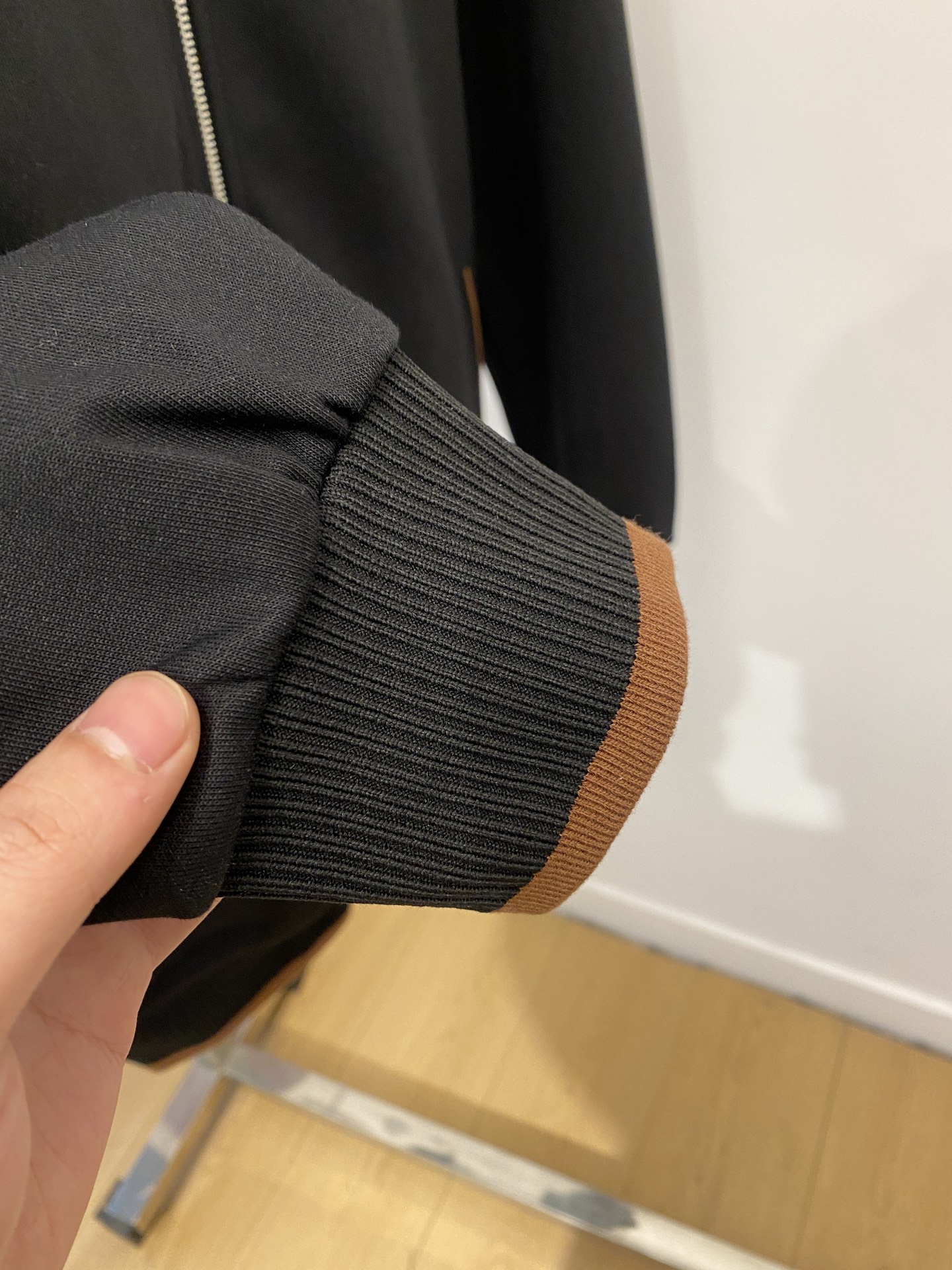 🌾退换lP🆕、2025新品卫衣外套，帅气时尚，胸前精致刺绣图案字母logo，简约百搭款。面料棉 不仅挺括