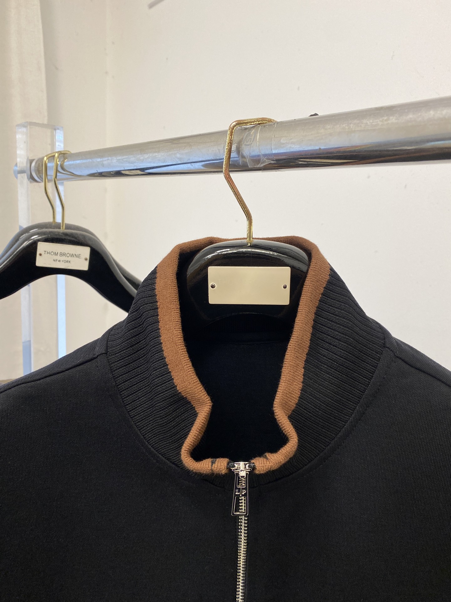 🌾退换lP🆕、2025新品卫衣外套，帅气时尚，胸前精致刺绣图案字母logo，简约百搭款。面料棉 不仅挺括