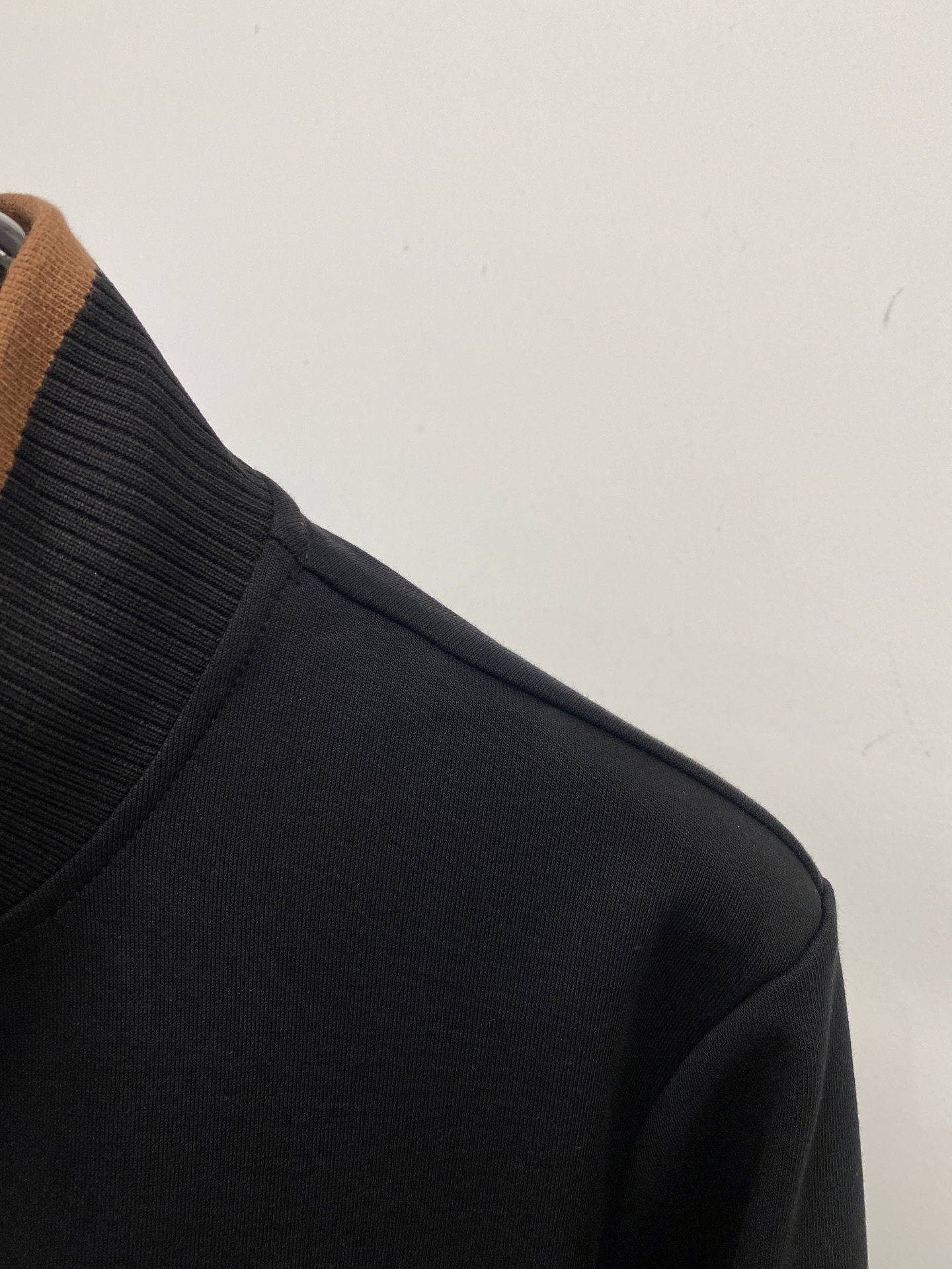 🌾退换lP🆕、2025新品卫衣外套，帅气时尚，胸前精致刺绣图案字母logo，简约百搭款。面料棉 不仅挺括