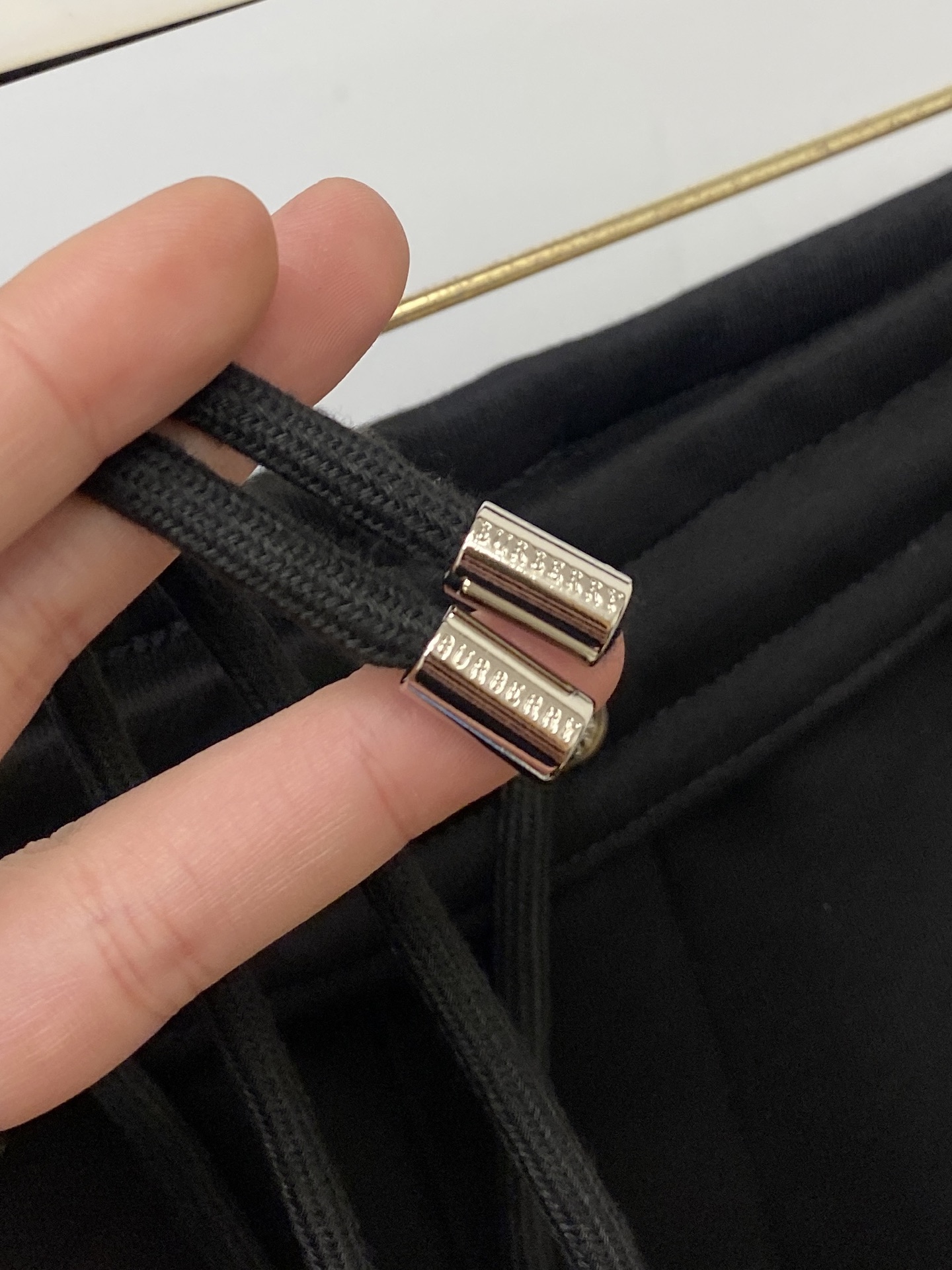 ￼🌾退换巴宝莉、2025爆款休闲裤 高弹显瘦必爆简约百搭爆款，做工精细，每一针都看得到用心，超多明星网红