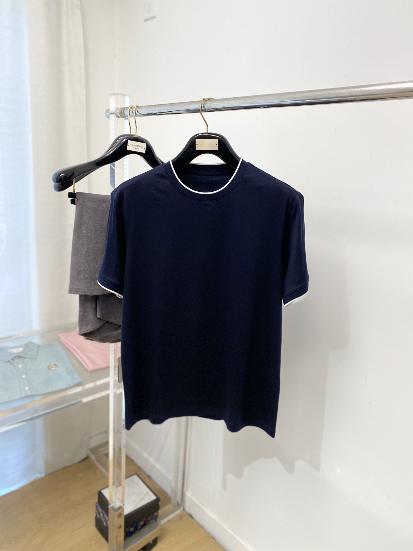 NO:685972,Brunello Cucinelli, 2025 new short-sleeved T-shirt, handsome and fashionable, simple and versatile. The fabric cotton is not only crisp and maintains the trendy silhouette, but also comfortable to wear, and the yarn is more delicate. Size M-3XL,, brunello cucinelli, T-shirt, tees, t-shirt,19860909Brunello Cucinelli、2025新品短袖T恤,帅气时尚,简约百搭款.面料棉 不仅挺括,保持潮流的廓形,又穿着舒适,纱织更细腻,码数M-3XL,,brunello cucinelli,T-shirt,tees，t-shirt,,Men's clothing