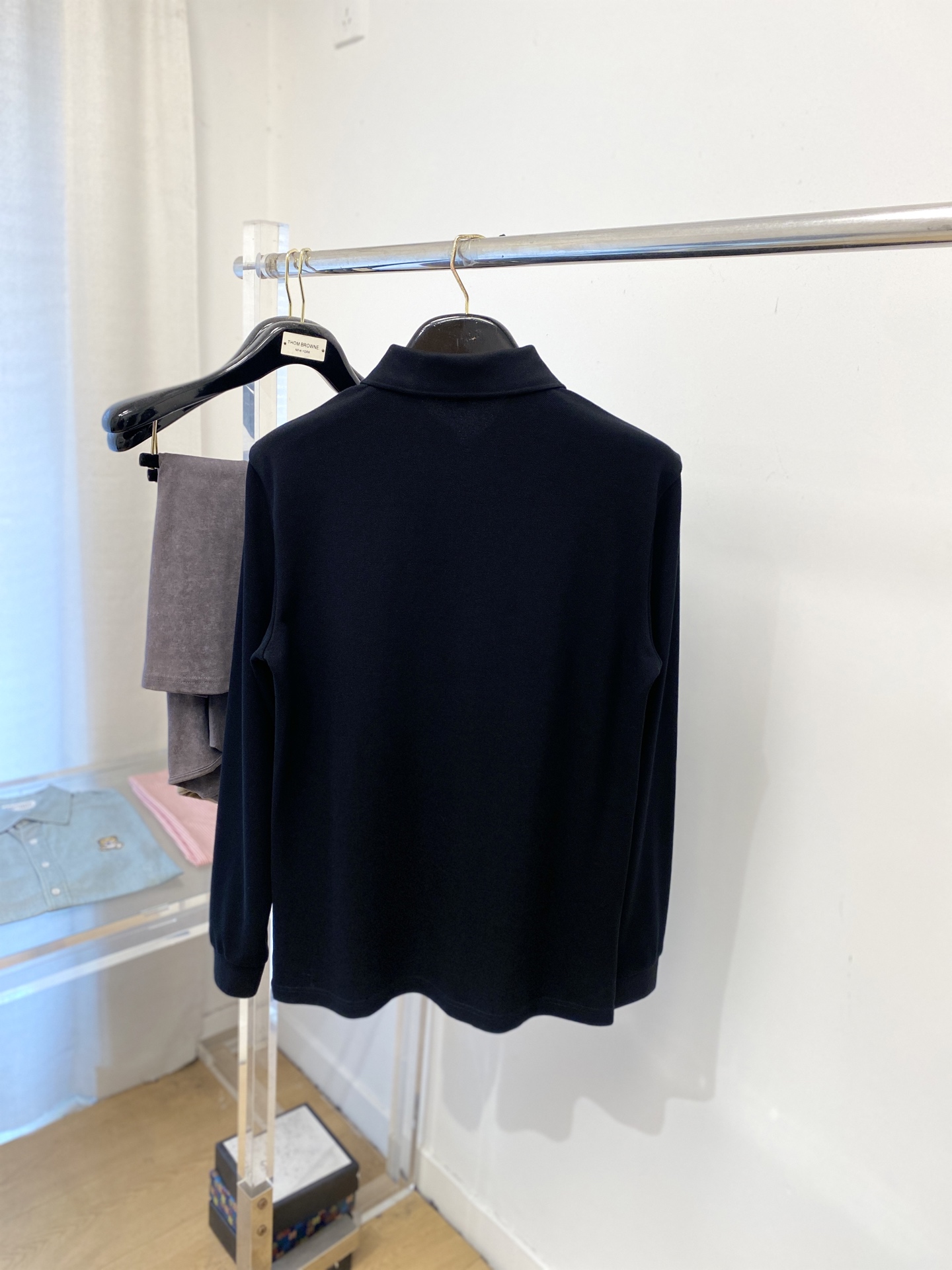 支持年后退换！ ￼杰尼亚、2025新品长袖，时尚帅气，简约百搭款，胸前顶级凹凸印胶字母logo，定制原版