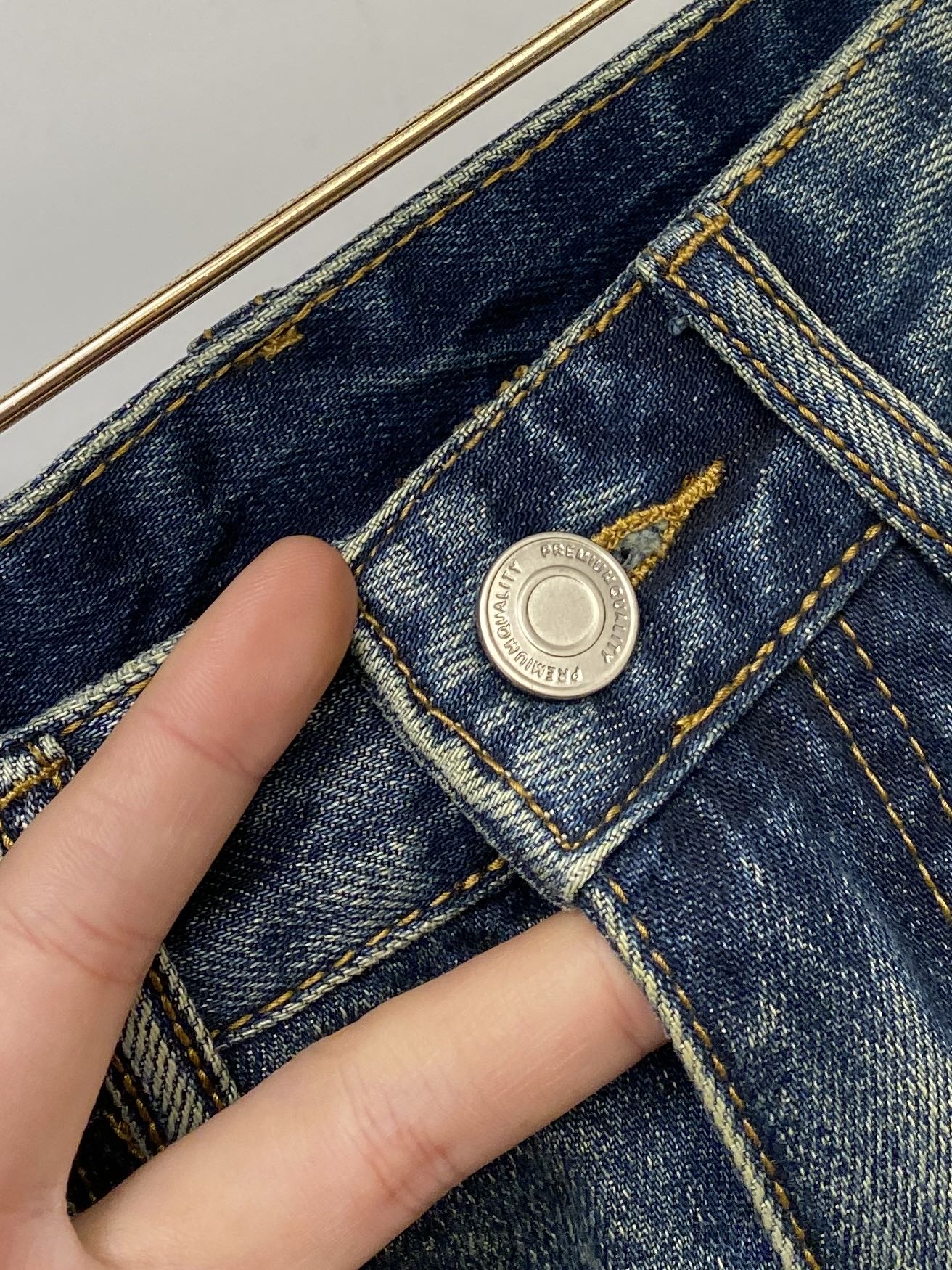 ￼克罗心、2026最新品，专柜同步有售，原单狠货，水洗休闲牛仔裤，进口原版水洗弹力面料，舒适有弹性，原版