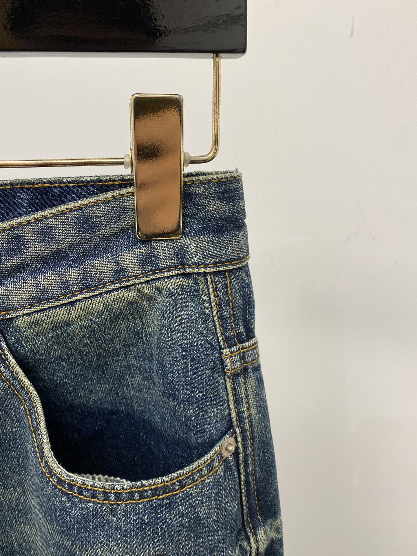 ￼克罗心、2026最新品，专柜同步有售，原单狠货，水洗休闲牛仔裤，进口原版水洗弹力面料，舒适有弹性，原版