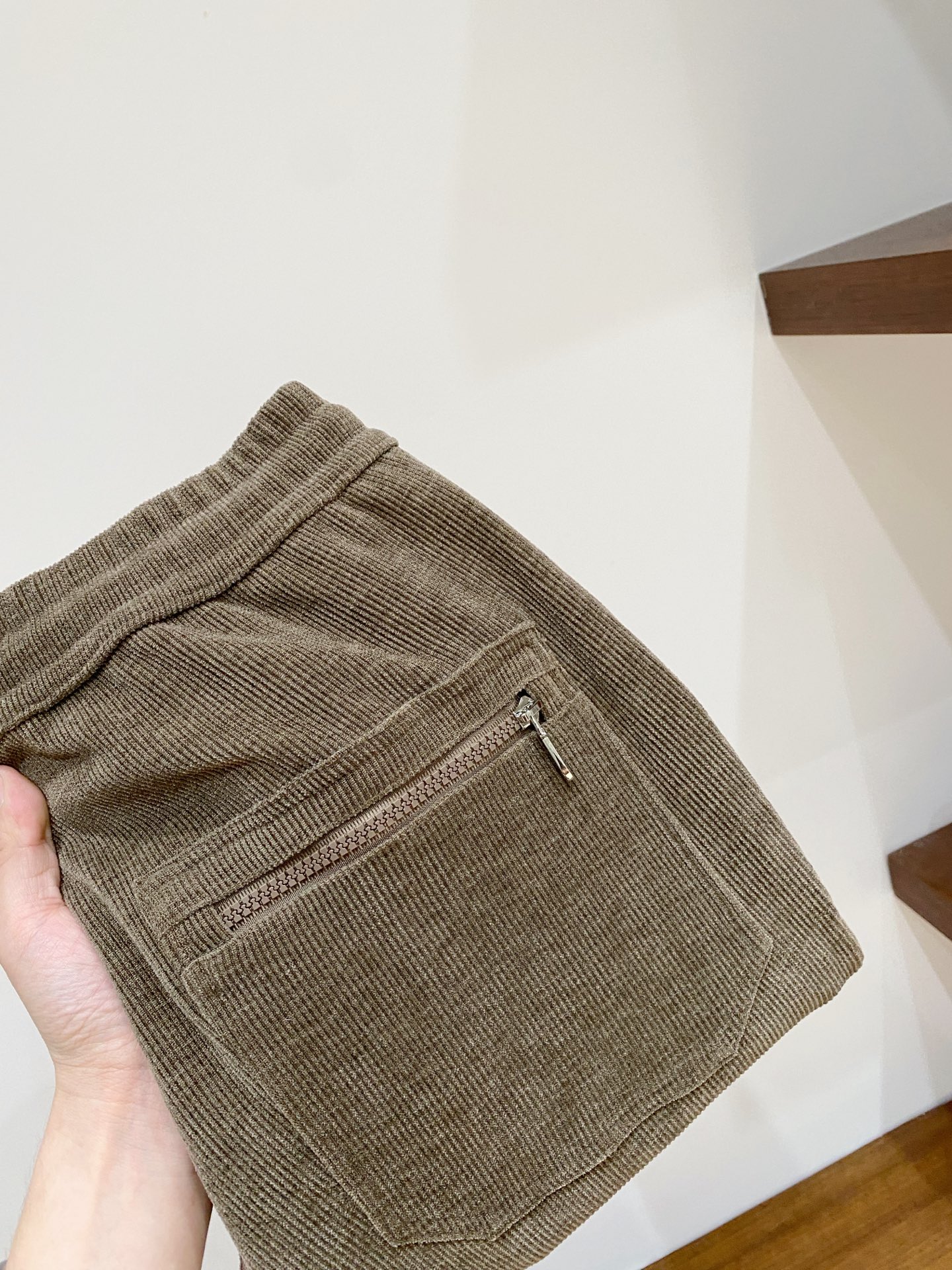 NO:684808,Brunello Cucinelli, 2025 hot style casual pants, high elasticity, slimming, simple and versatile, hot style, fine workmanship, every stitch can be seen attentive, favorite of many celebrities and Internet celebrities, elongating body proportions!  Slightly elastic ^_^Comfortable fabric Details Body size M-2XL Buy now, brunello cucinelli,19860909Brunello Cucinelli、2025爆款休闲裤 高弹显瘦必爆简约百搭爆款,做工精细,每一针都看得到用心,超多明星网红最爱 拉长身材比例哦！微弹 ^_^舒适面料 细节体码数M-2XL  立即抢购,,brunello cucinelli,,Men's clothing