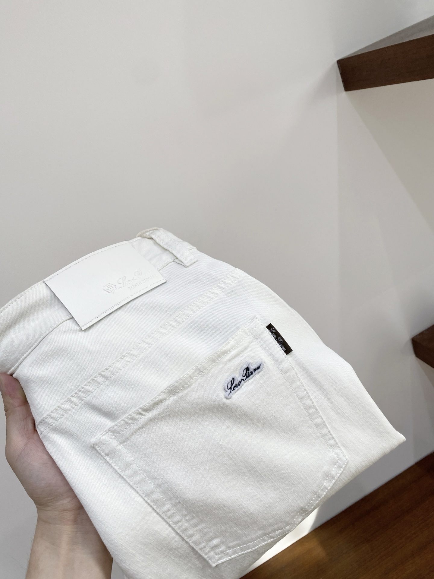 NO:684788,LP, 2025 latest products, available at counters at the same time, original goods, washed casual jeans, imported original washed stretch fabrics, comfortable and elastic, original hardware accessories decorated with logo, super correct version, extremely high grade, counter quality, fashionable upper body, size 29-40, buy now, loro piana, jeans,19860909LP、2025最新品,专柜同步有售,原单狠货,水洗休闲牛仔裤,进口原版水洗弹力面料,舒适有弹性,原版五金辅料装饰logo,版型超正,档次极高,专柜品质,上身时尚有型,码数29-40 立即抢购,,loro piana,jeans,,Men's clothing