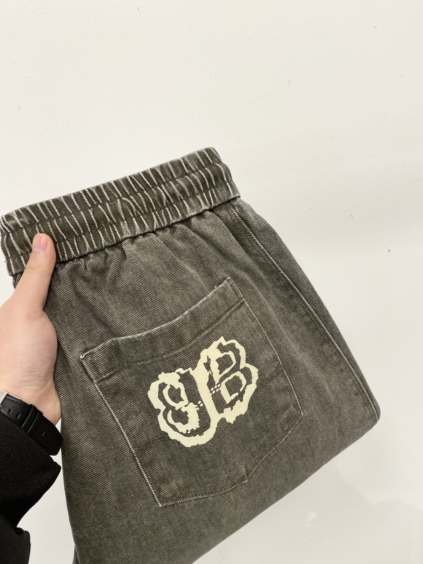 NO:691245,Balenciaga, 2025 popular casual pants, high elasticity, slimming, simple and versatile, popular style, fine workmanship, every stitch can be seen attentiveness, favorite of many celebrities and Internet celebrities, elongating body proportions!  Slightly elastic ^_^Comfortable fabric Details body size 29-38, balenciaga,19860909巴黎世家、2025爆款休闲裤 高弹显瘦必爆简约百搭爆款,做工精细,每一针都看得到用心,超多明星网红最爱 拉长身材比例哦！微弹 ^_^舒适面料 细节体码数29-38,,balenciaga,,Men's clothing