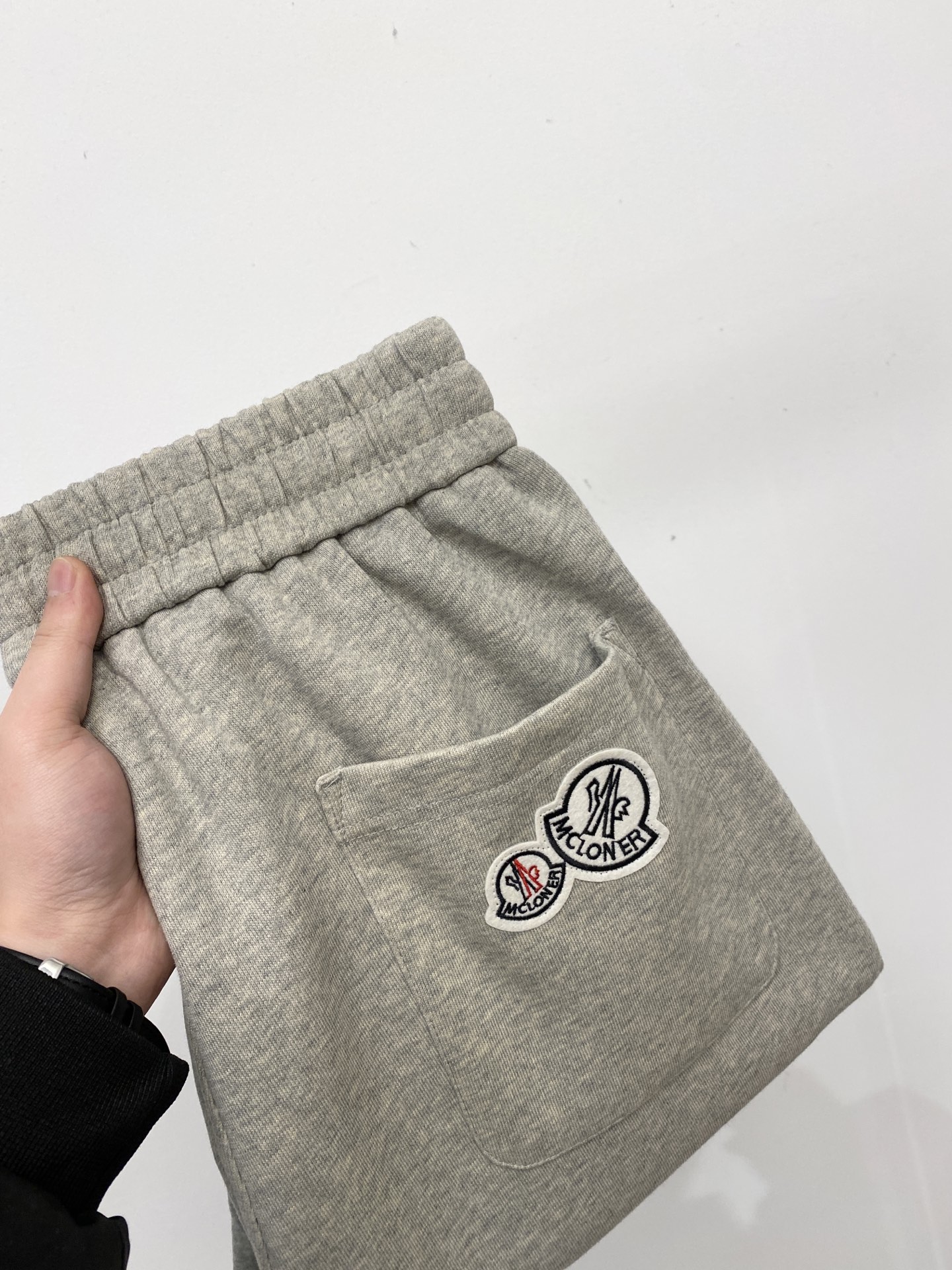 NO:691235,Covered mouth, 2025 popular casual pants, high elasticity, slimming, simple and versatile, popular style, fine workmanship, every stitch can be seen attentiveness, favorite of many celebrities and Internet celebrities, elongating body proportions!  Slightly elastic ^_^Comfortable fabric Details Body size 29-38, Moncler,19860909蒙口、2025爆款休闲裤 高弹显瘦必爆简约百搭爆款,做工精细,每一针都看得到用心,超多明星网红最爱 拉长身材比例哦！微弹 ^_^舒适面料 细节体码数29-38,,Moncler,,Men's clothing