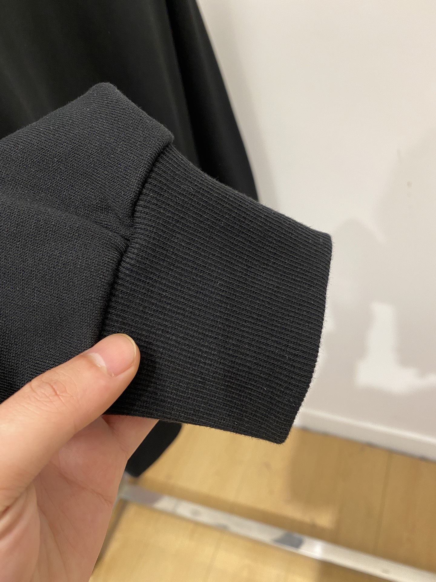 支持年后退换！ 路易威登、2025新品卫衣，时尚帅气，简约百搭款，胸前精致刺绣字母logo，定制原版面料